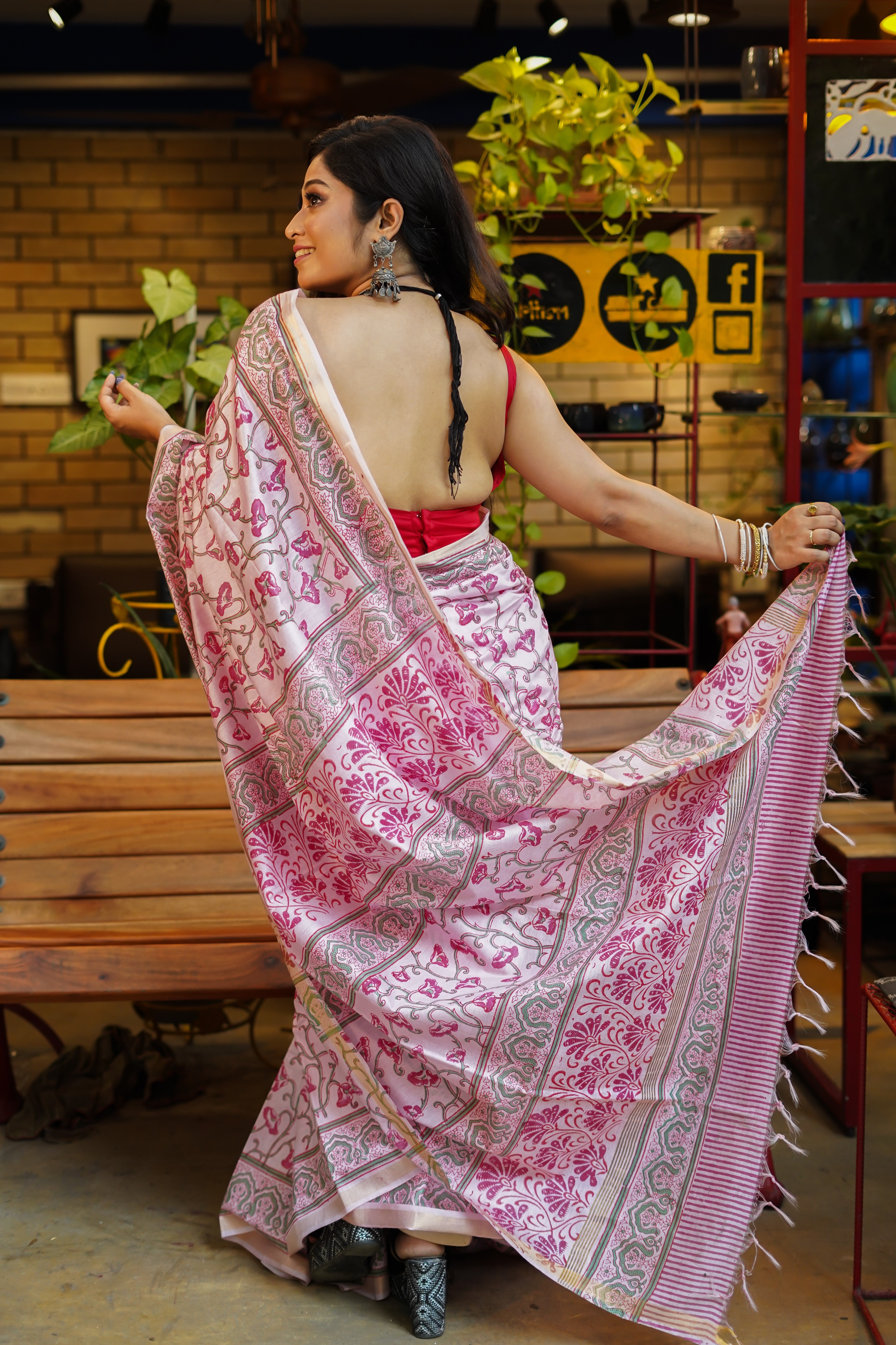 Baby pink  hand block pure Maheswari silk saree