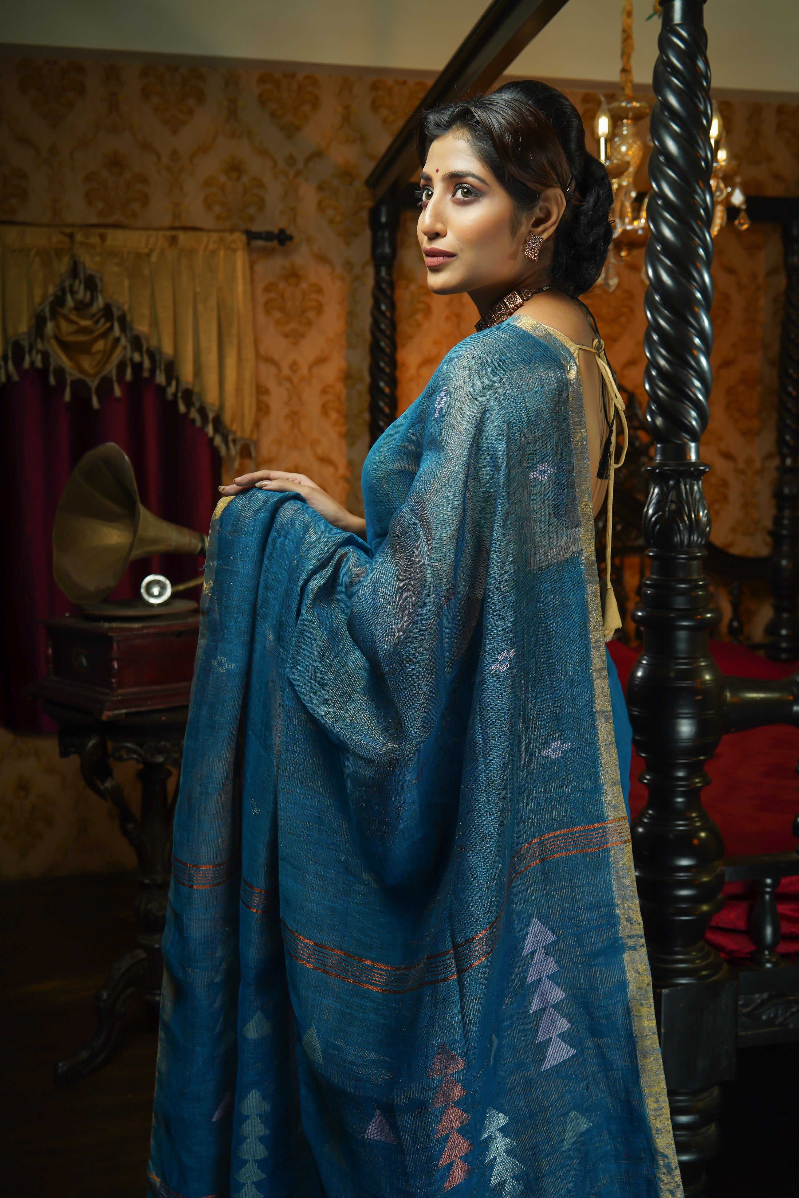 Cerulean Blue Linen Hand Woven Jamdani Saree