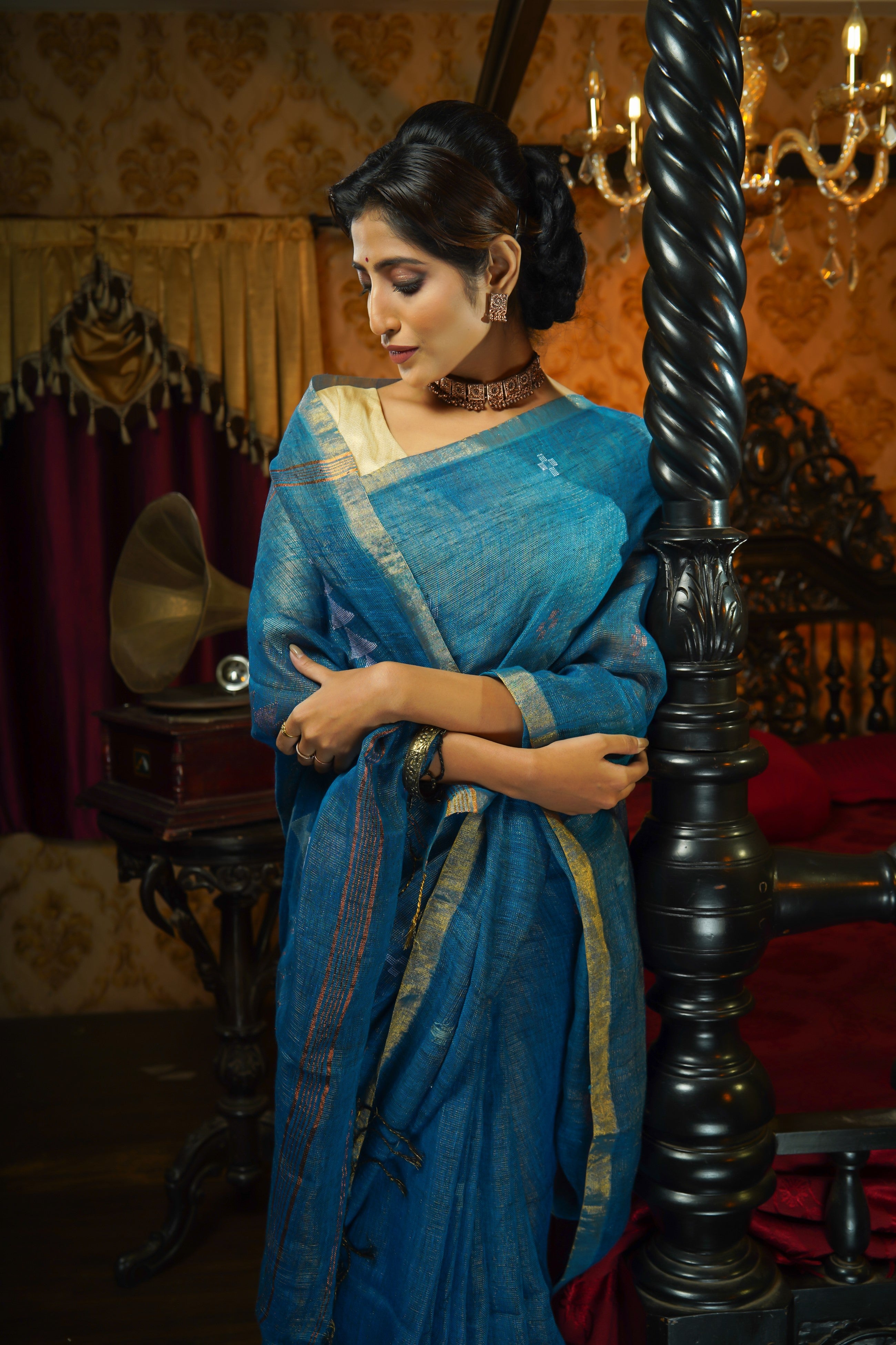 Cerulean Blue Linen Hand Woven Jamdani Saree