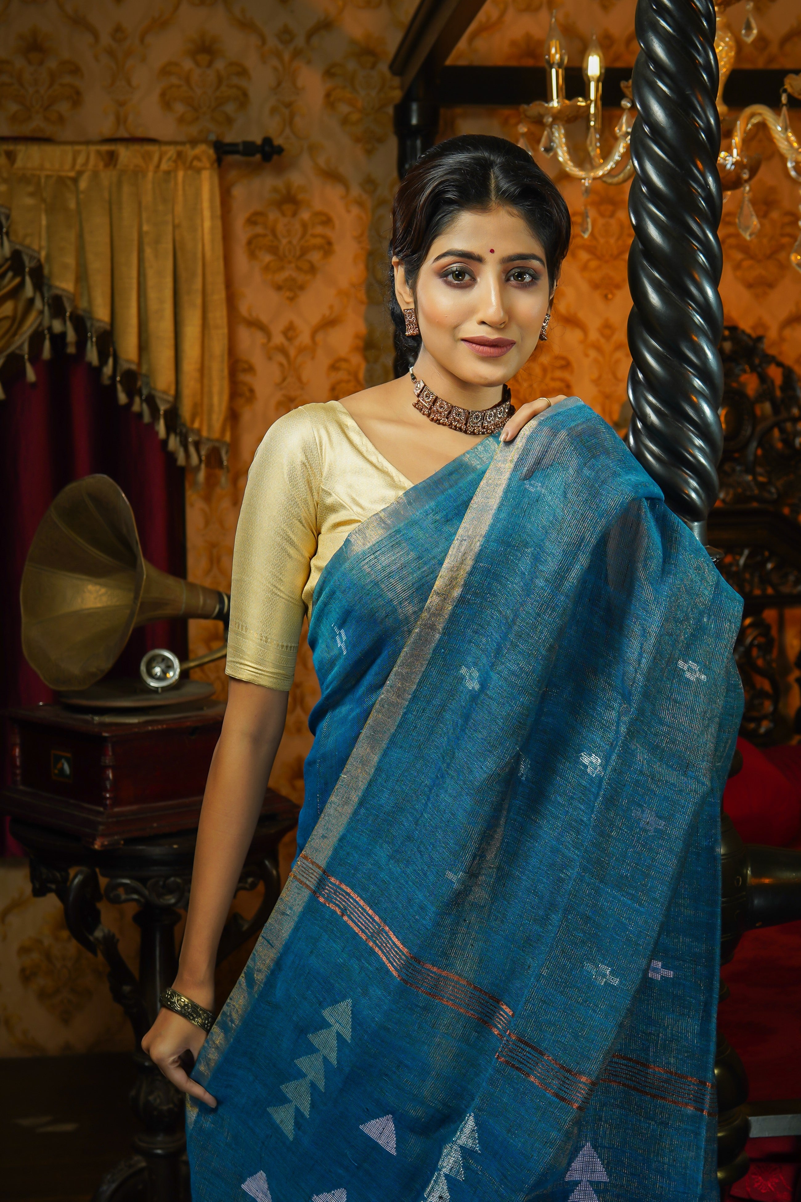 Cerulean Blue Linen Hand Woven Jamdani Saree