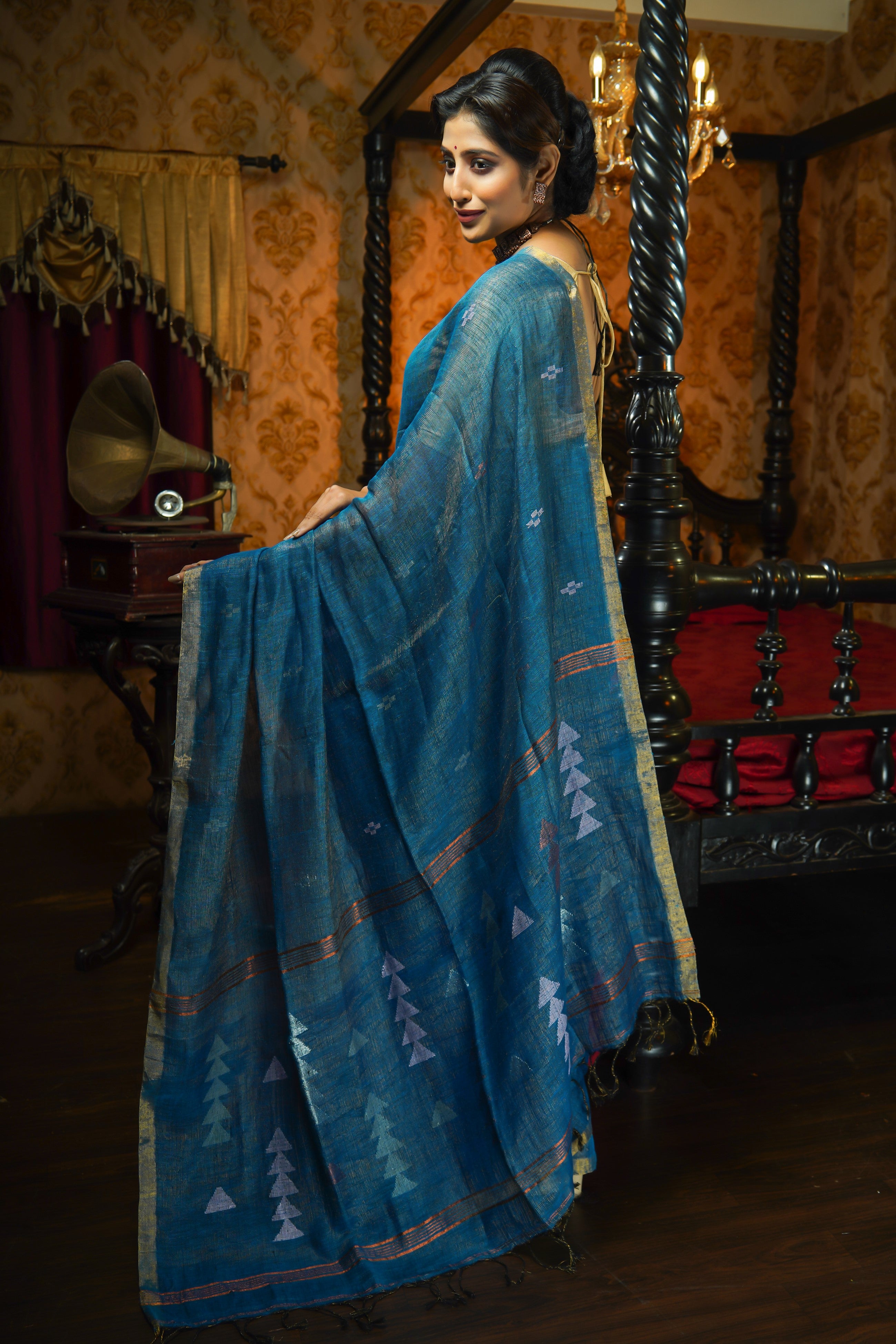 Cerulean Blue Linen Hand Woven Jamdani Saree