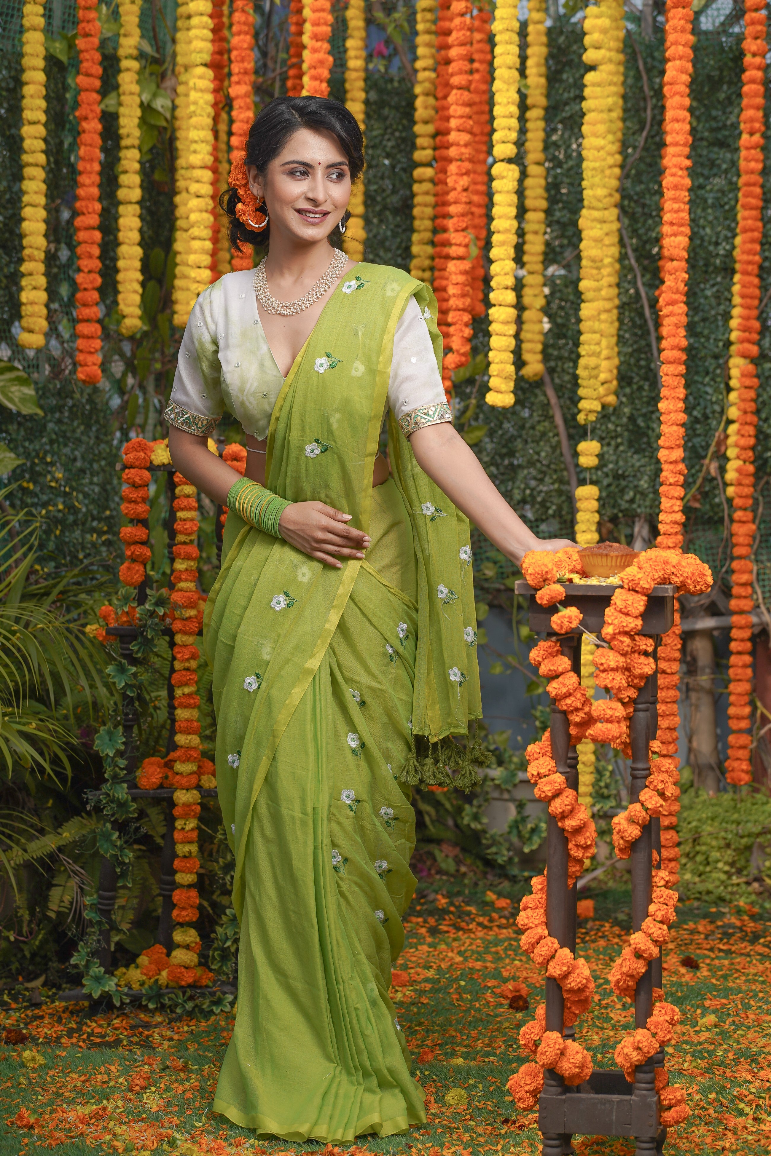 Green Mul Mul Cotton Embroidery Saree