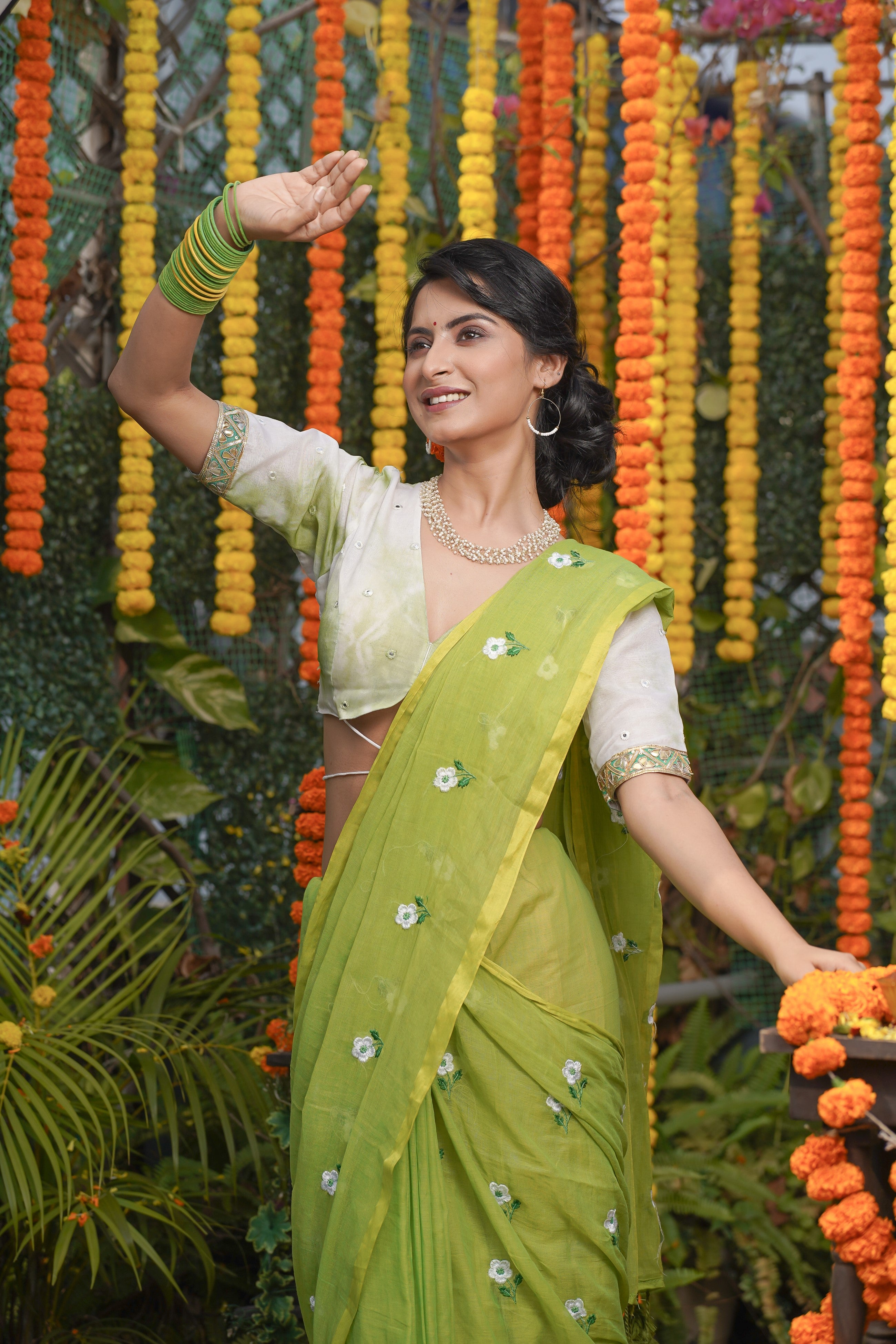 Green Mul Mul Cotton Embroidery Saree