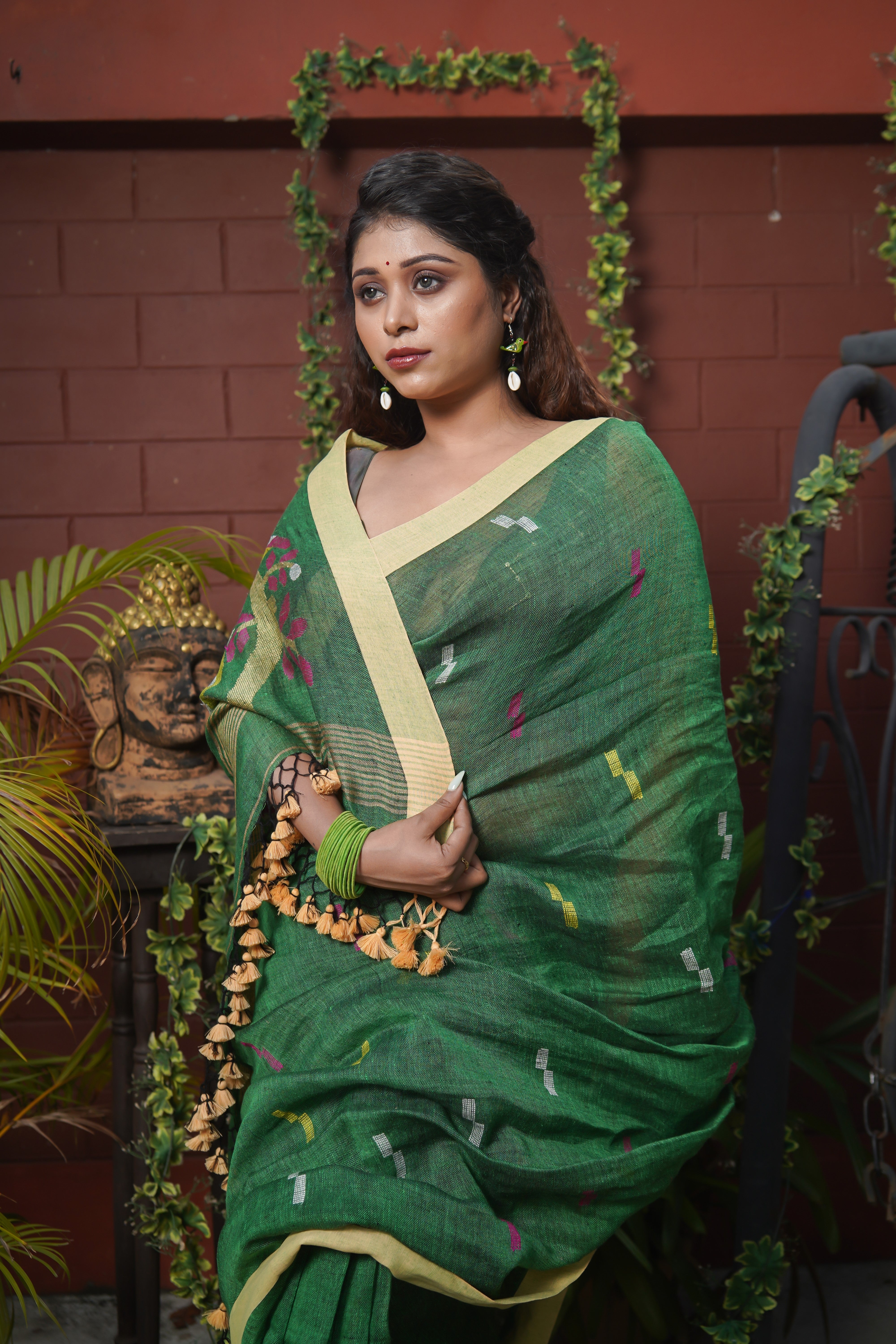 Birds Printed Hand Weaving Linen Jamdani Saree-Green