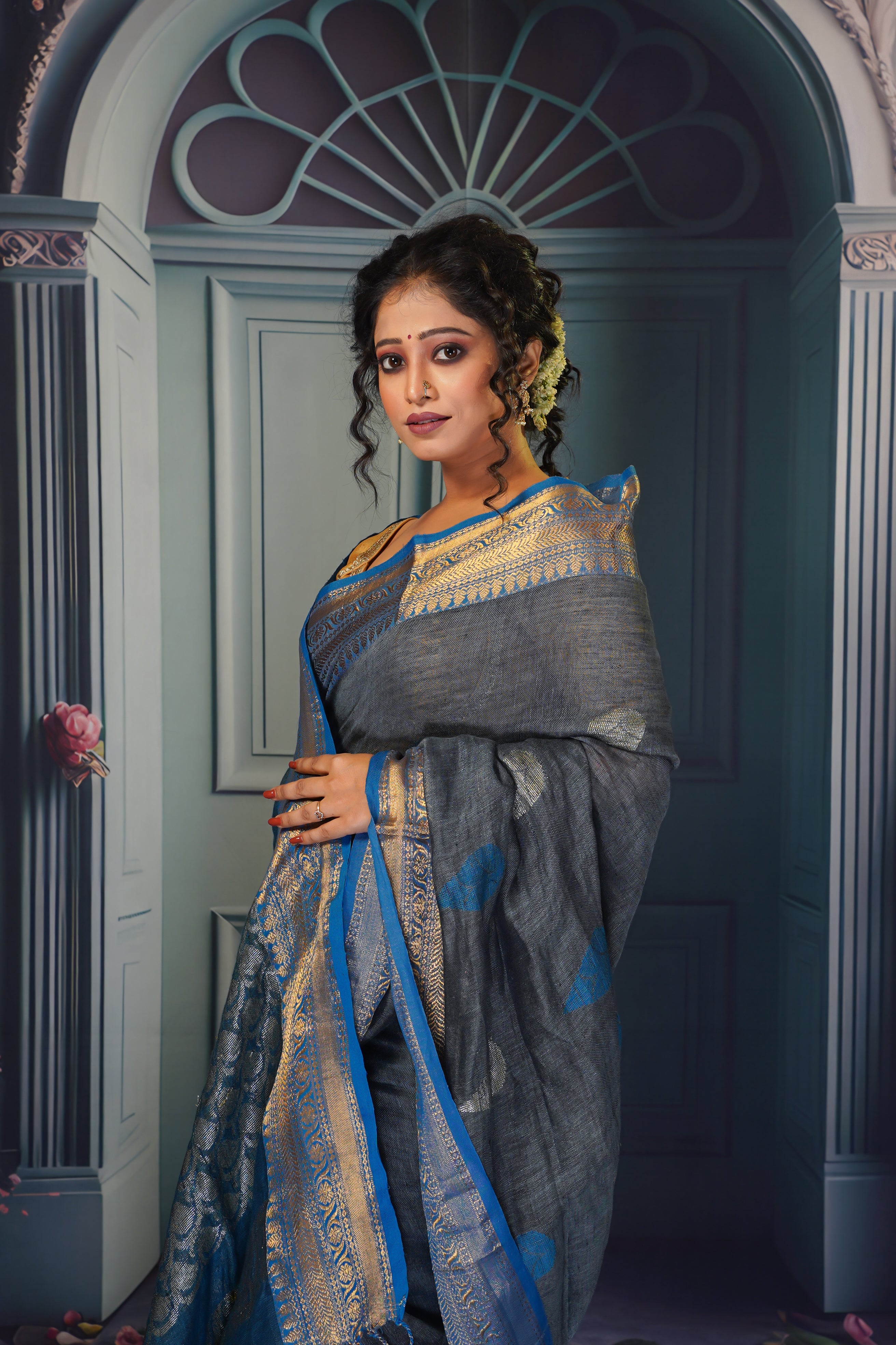 Grey & Blue handwoven linen jamdani saree