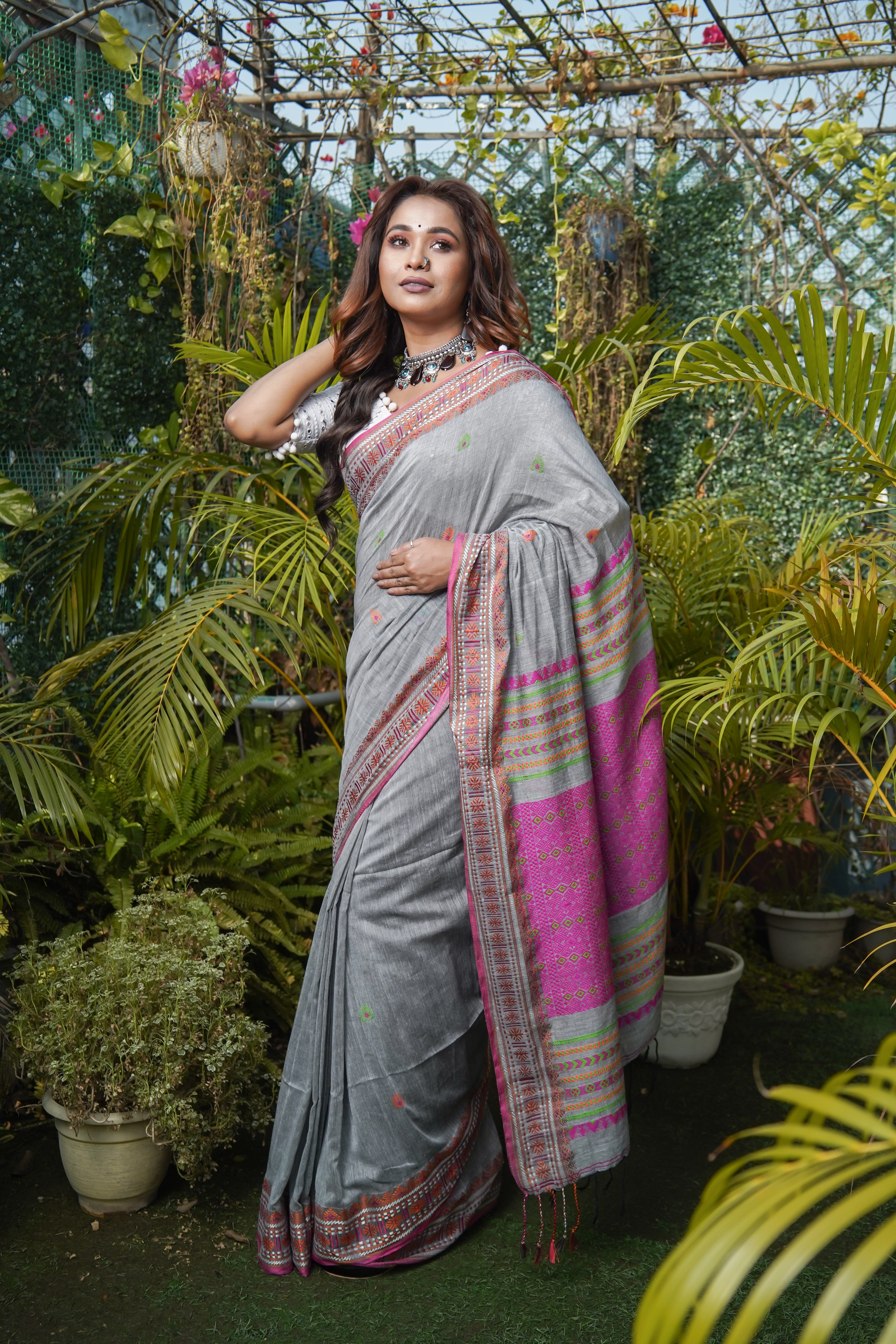 Pure Masrise Cotton Hand Weaving Buti saree-Grey