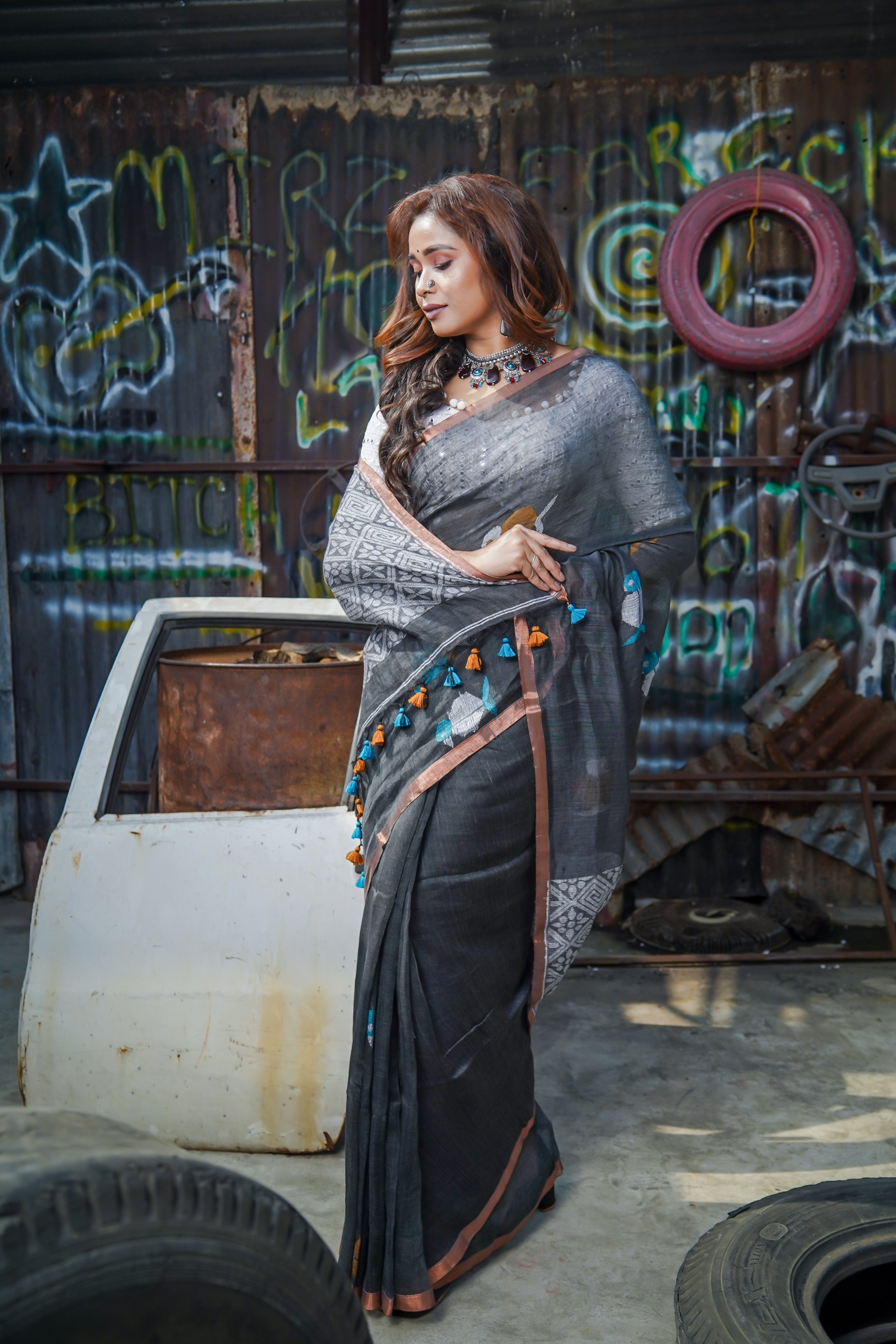 Handwoven Grey Linen Jamdani Saree with Penguin Animal Print