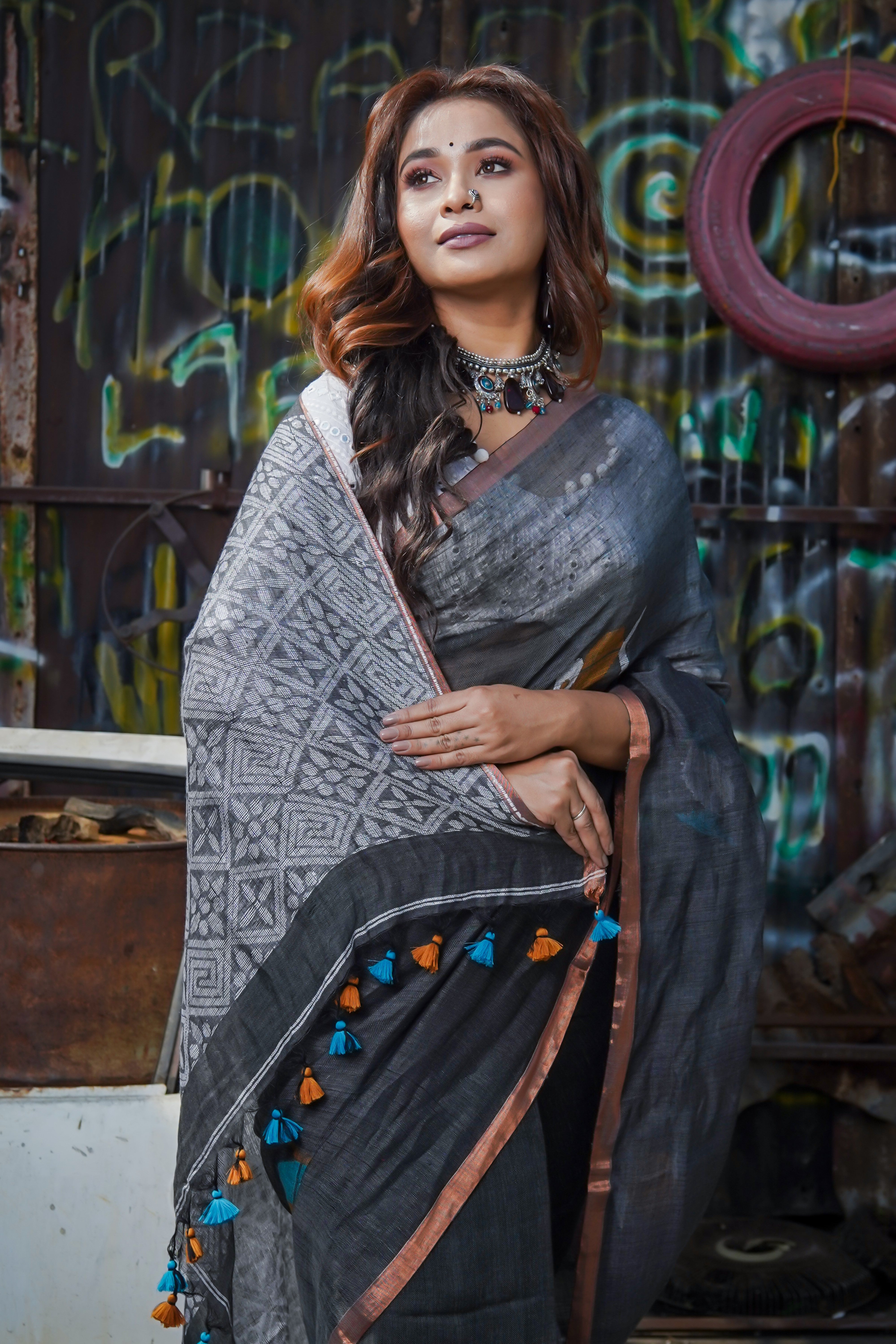 Handwoven Grey Linen Jamdani Saree with Penguin Animal Print