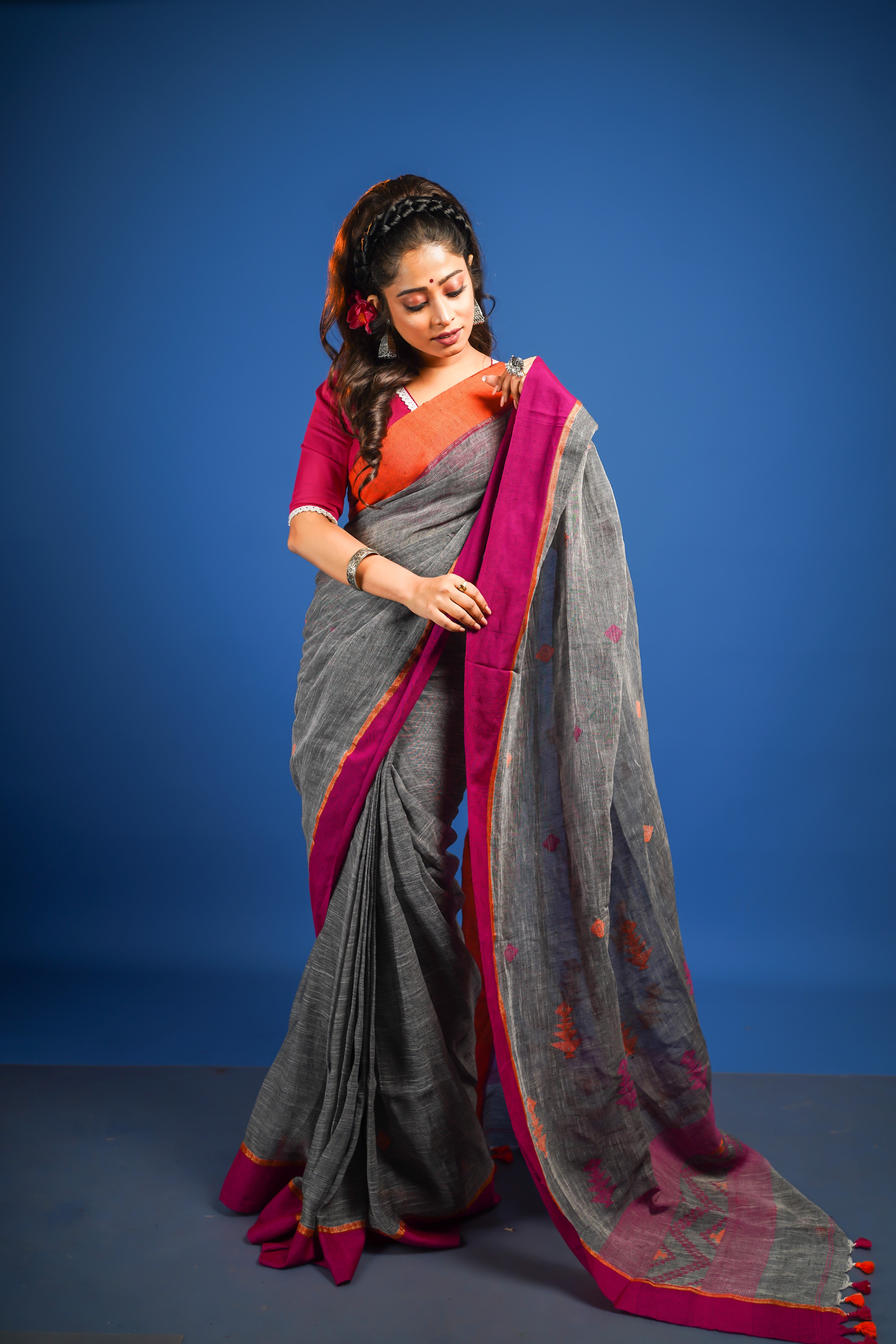 Grey pure linen hand woven jamdani saree