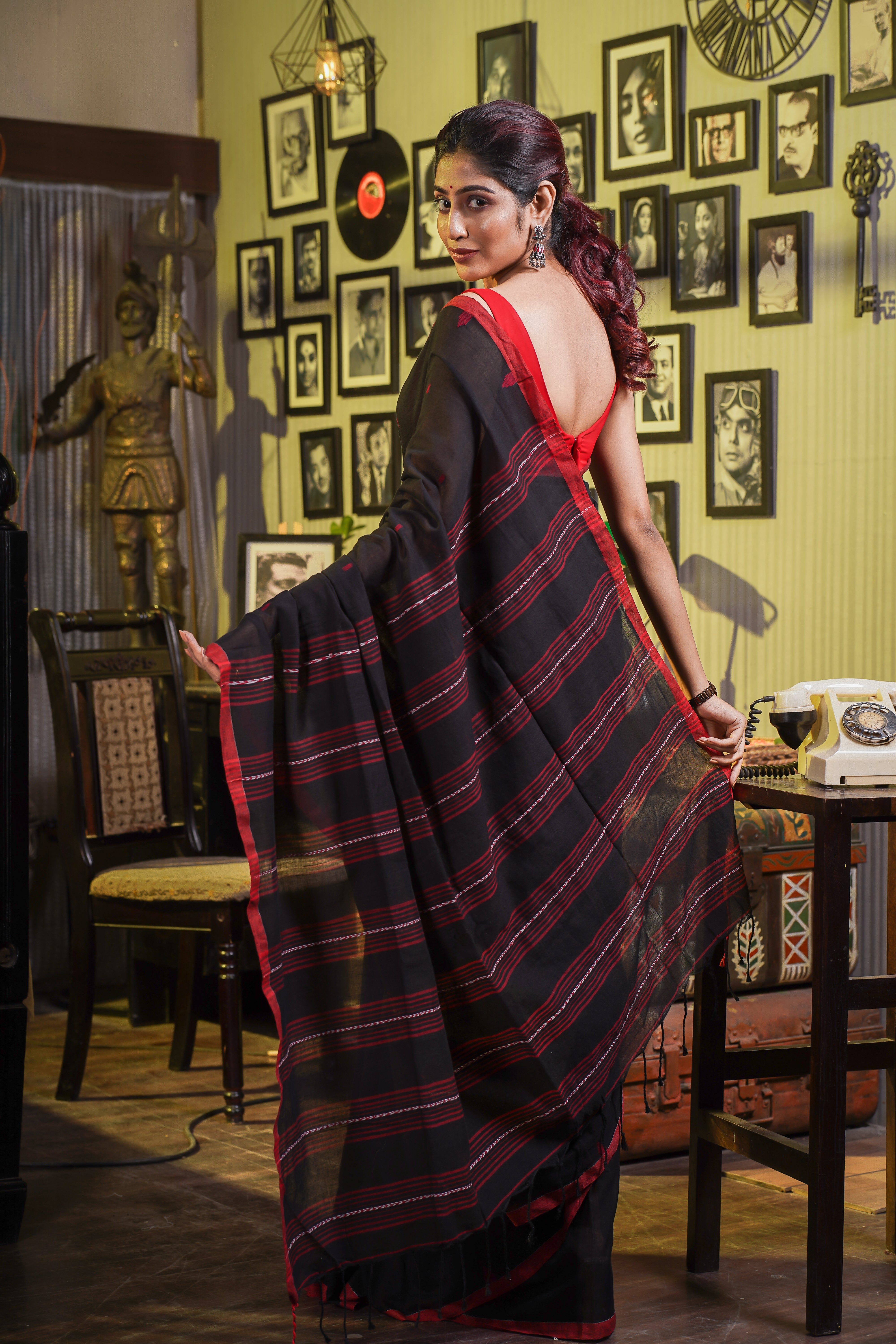 Hand Weaving Mulmul Cotton Saree- Black & Red