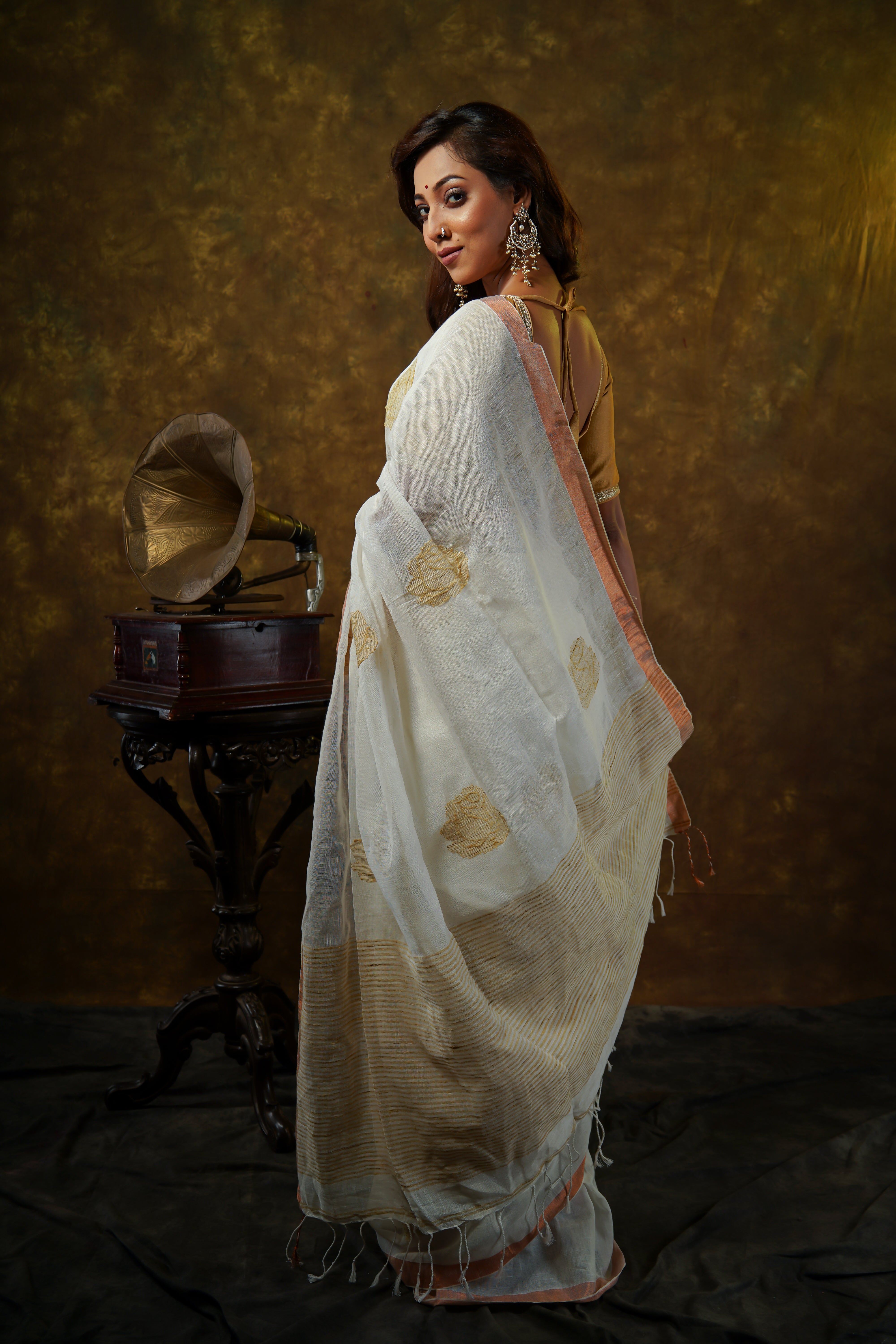 White Rose motive pure linen hand woven saree