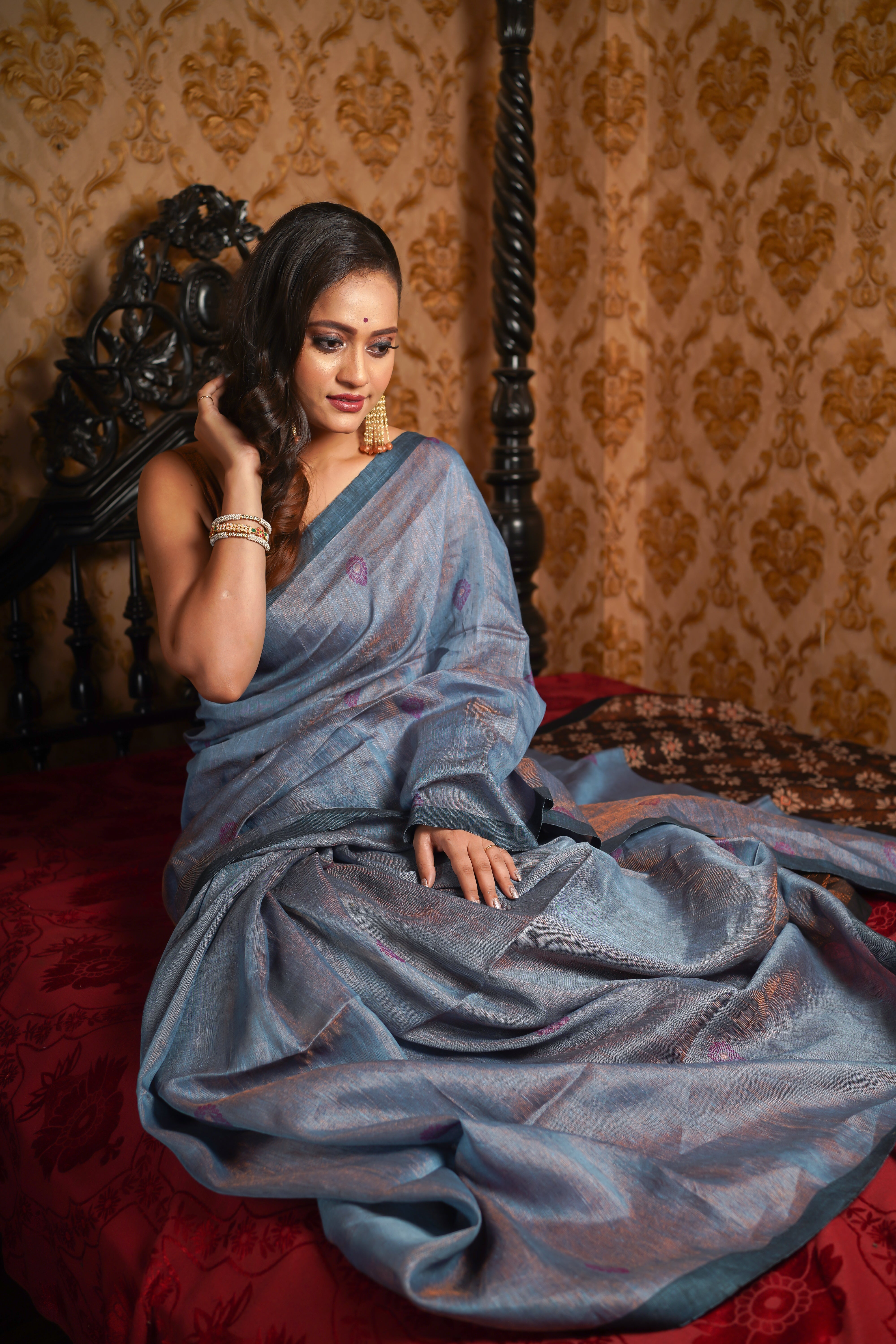 Temepered Grey pure tissue Mina linen handwoven jamdani saree