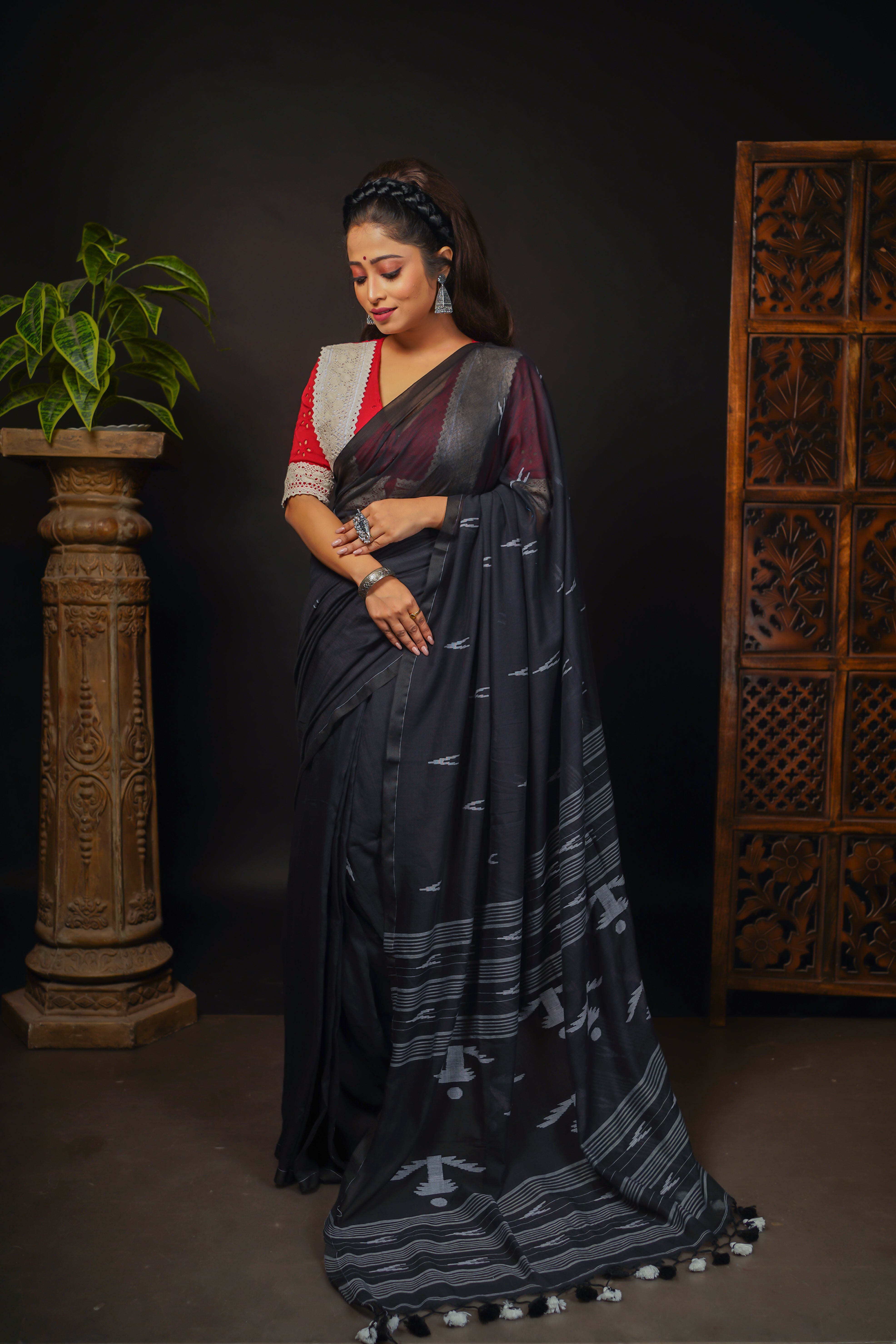 Black pure mul mul cotton hand weaving saree