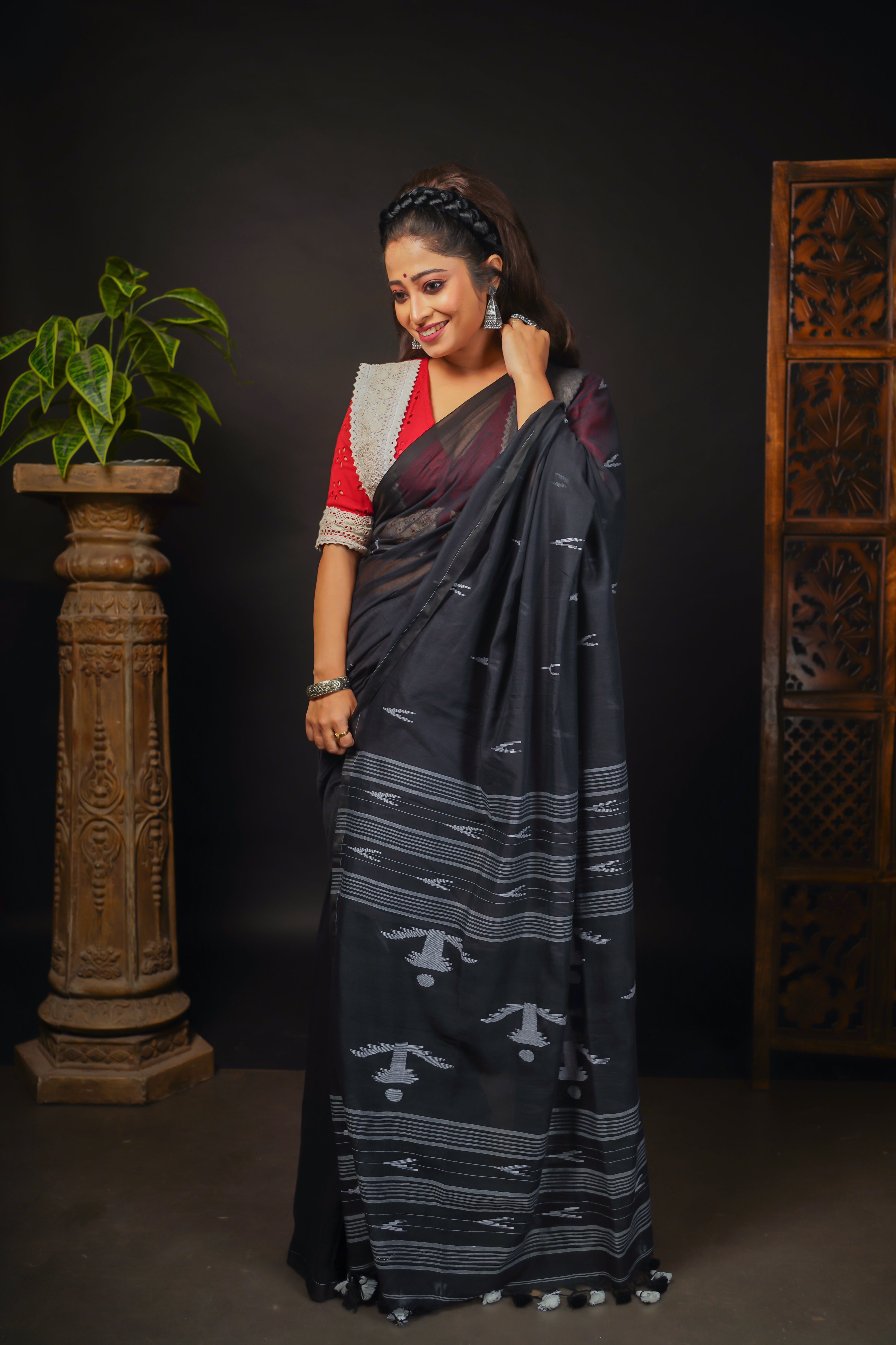 Black pure mul mul cotton hand weaving saree