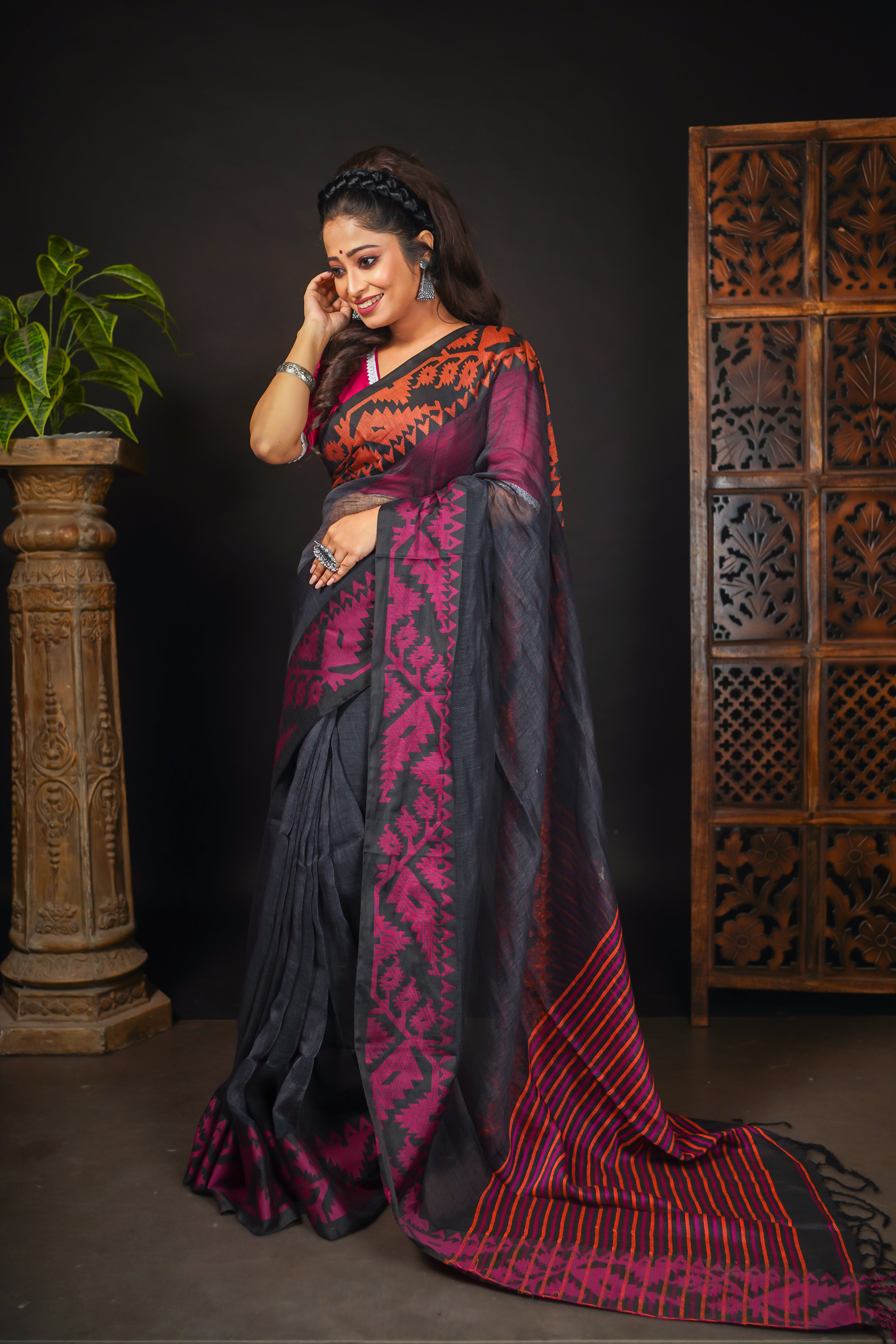 Black pure linen handwoven jamdani saree