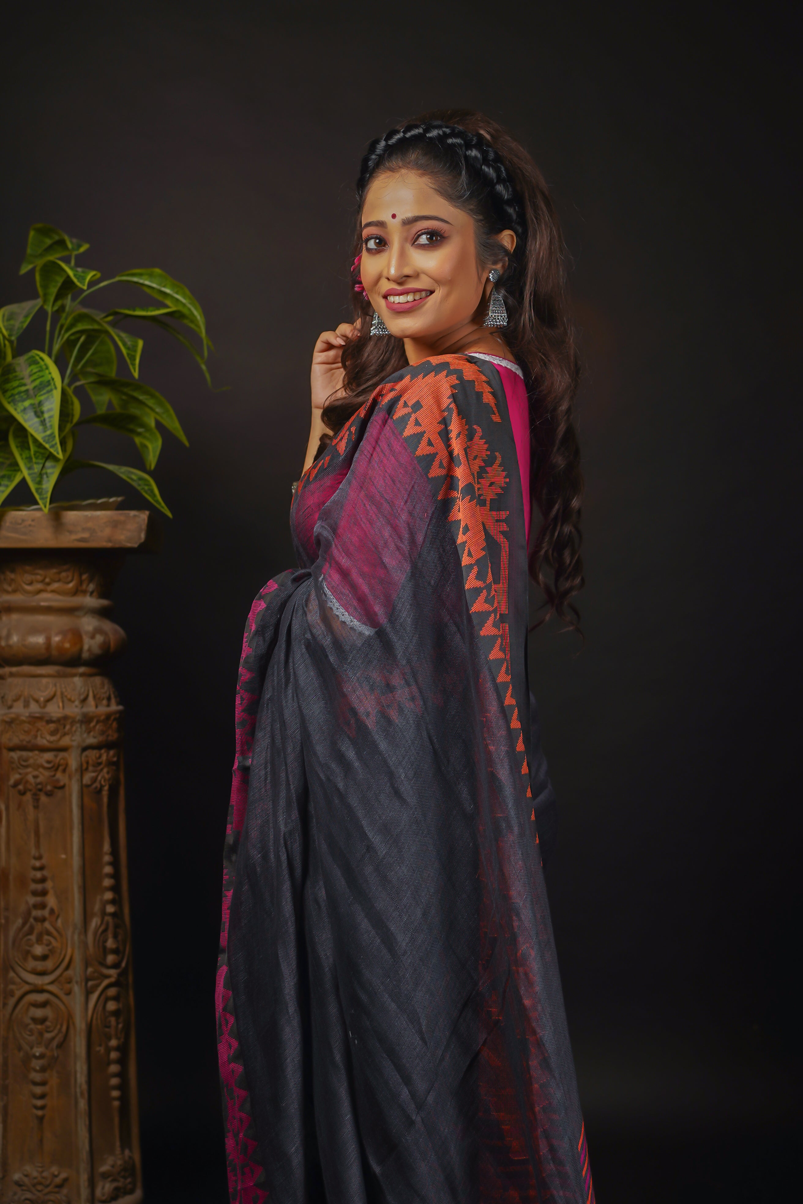 Black pure linen handwoven jamdani saree