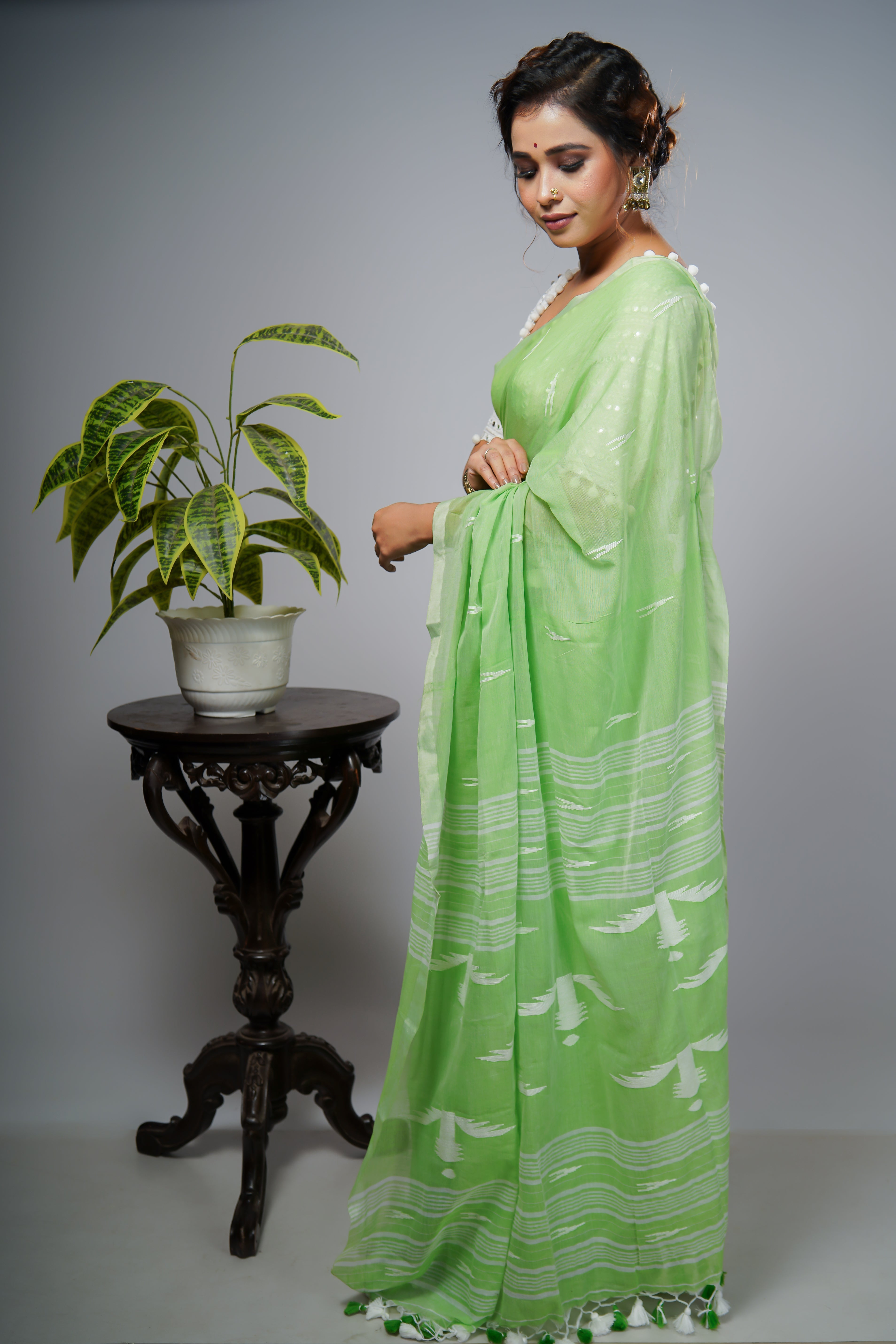 LIGHT GREEN PURE MUL MUL COTTON HAND WEAVING SAREE