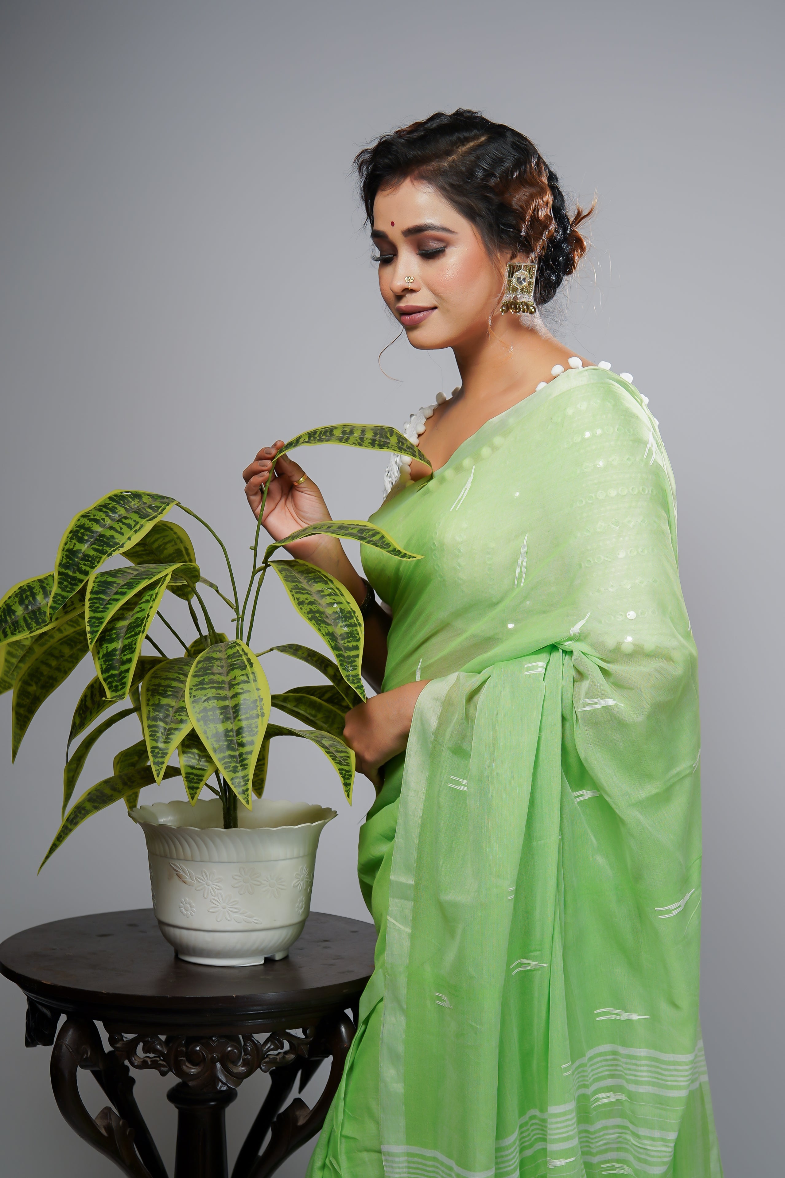 LIGHT GREEN PURE MUL MUL COTTON HAND WEAVING SAREE