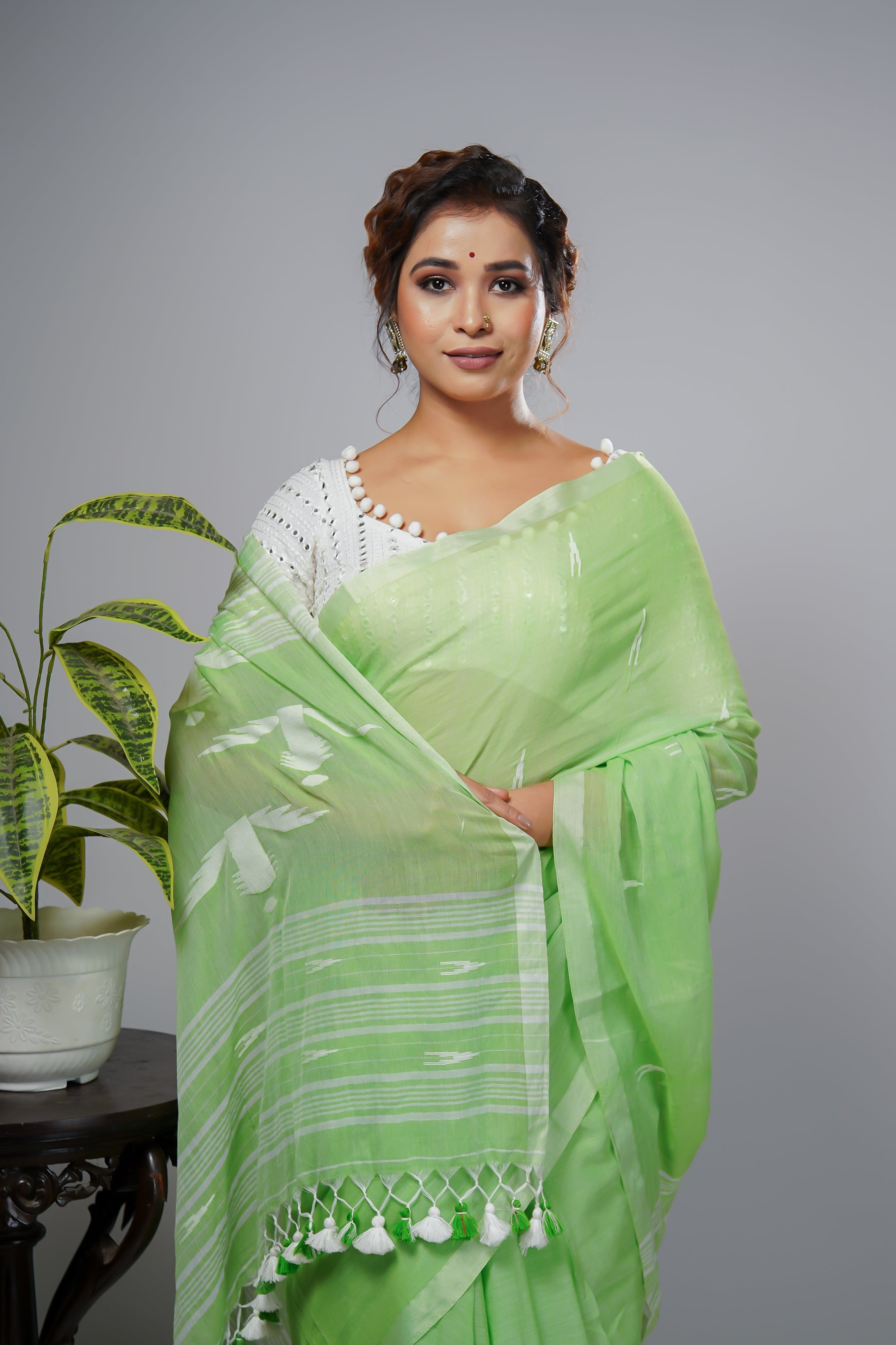 LIGHT GREEN PURE MUL MUL COTTON HAND WEAVING SAREE