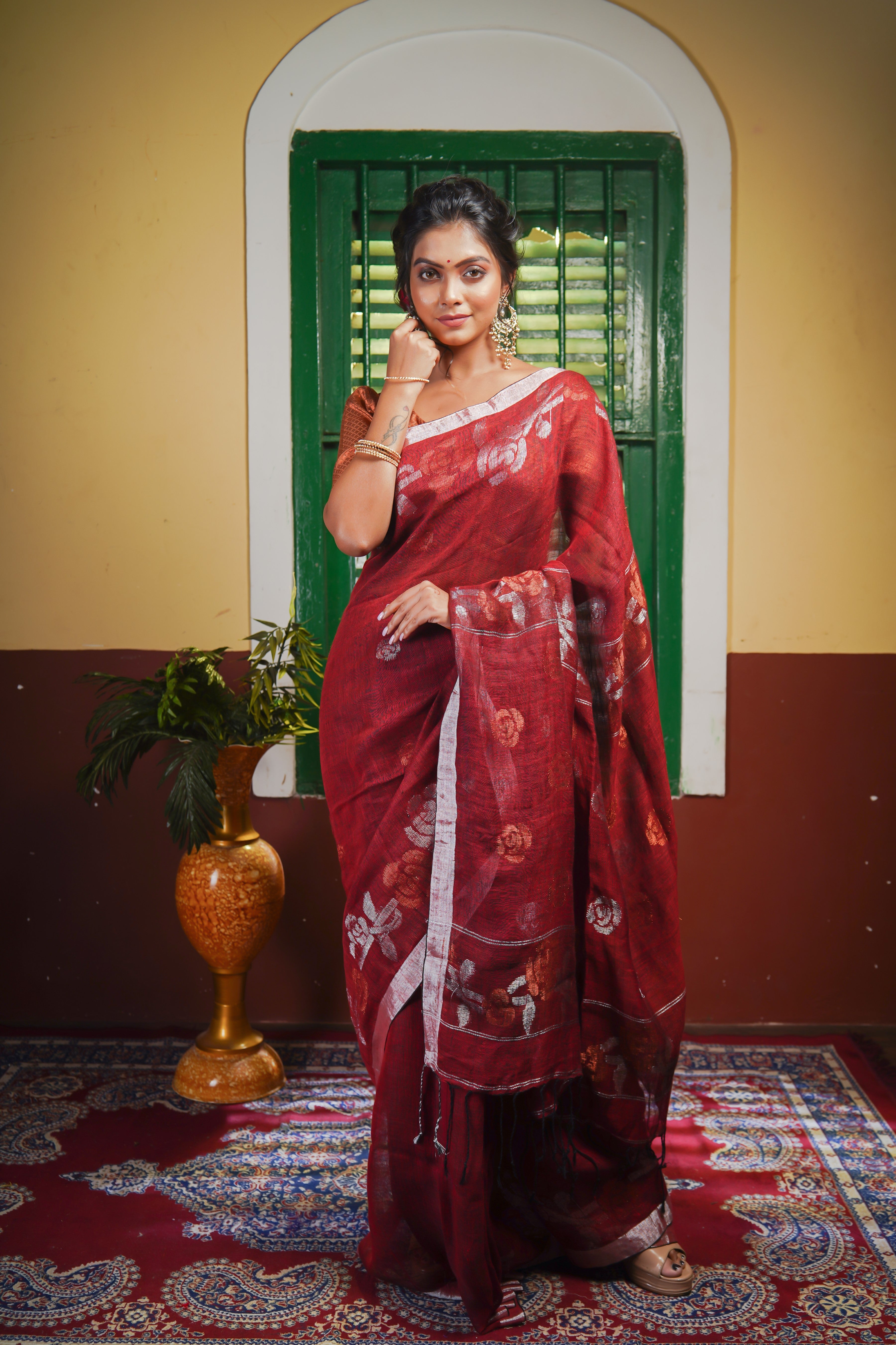 Maroon Rose Linen Hand Woven Jamdani Saree