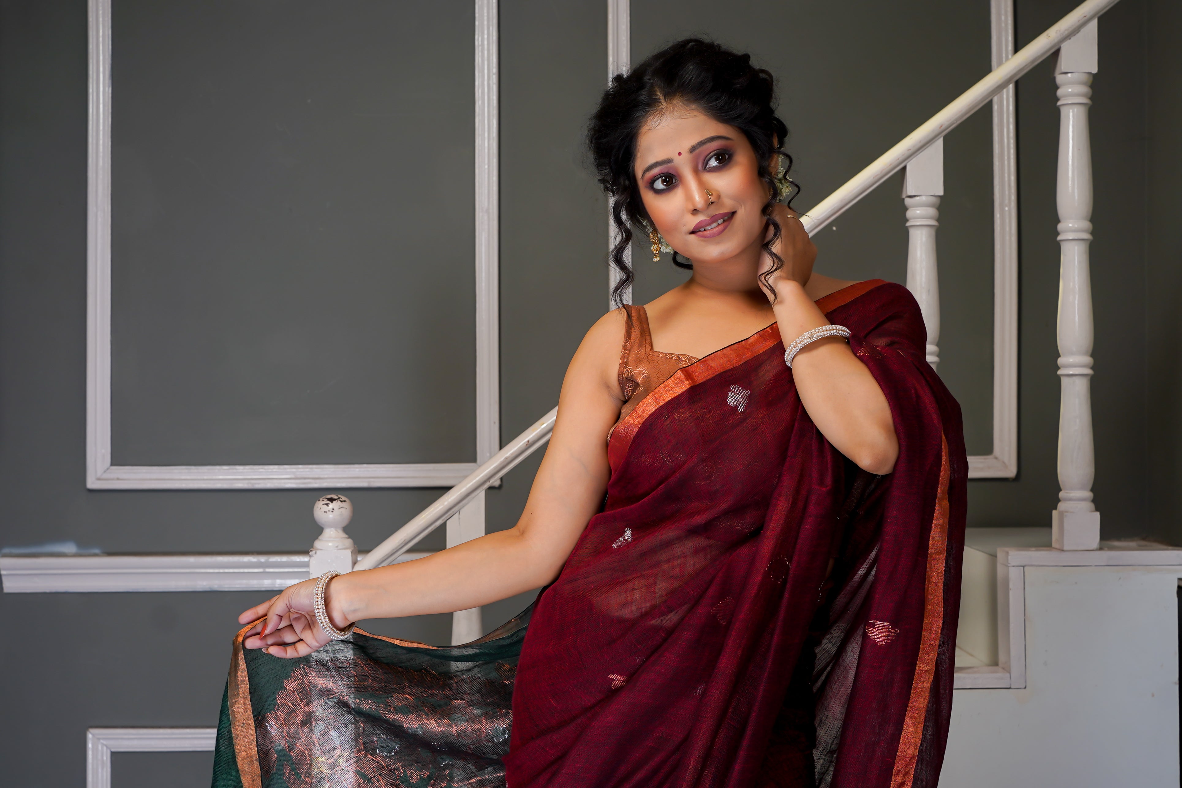 Maroon & Green Sankha linen hand woven jamdani saree