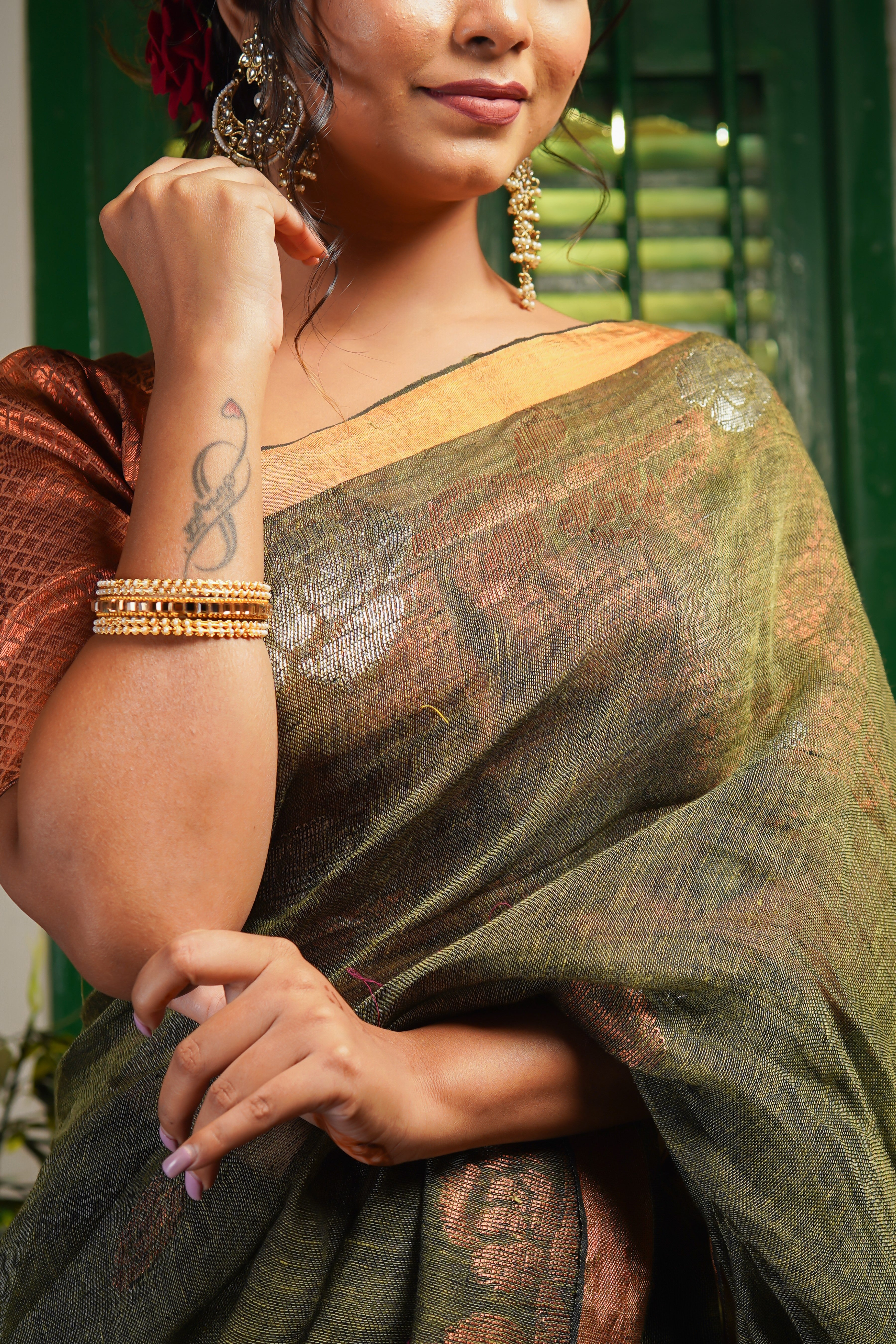 Olive Green Rose Linen Hand Woven Jamdani Saree