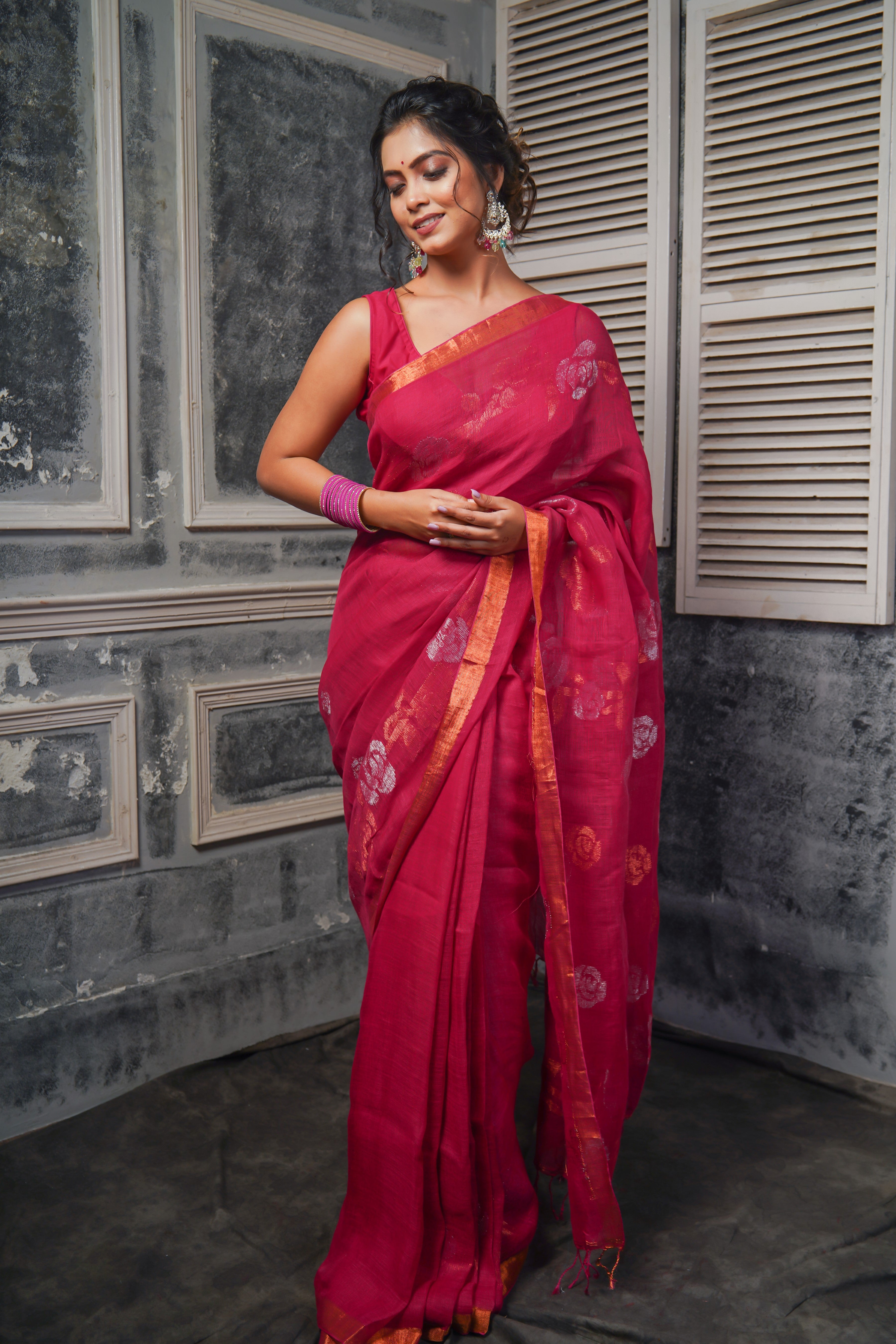 Rani Rose Linen Hand Woven Jamdani Saree