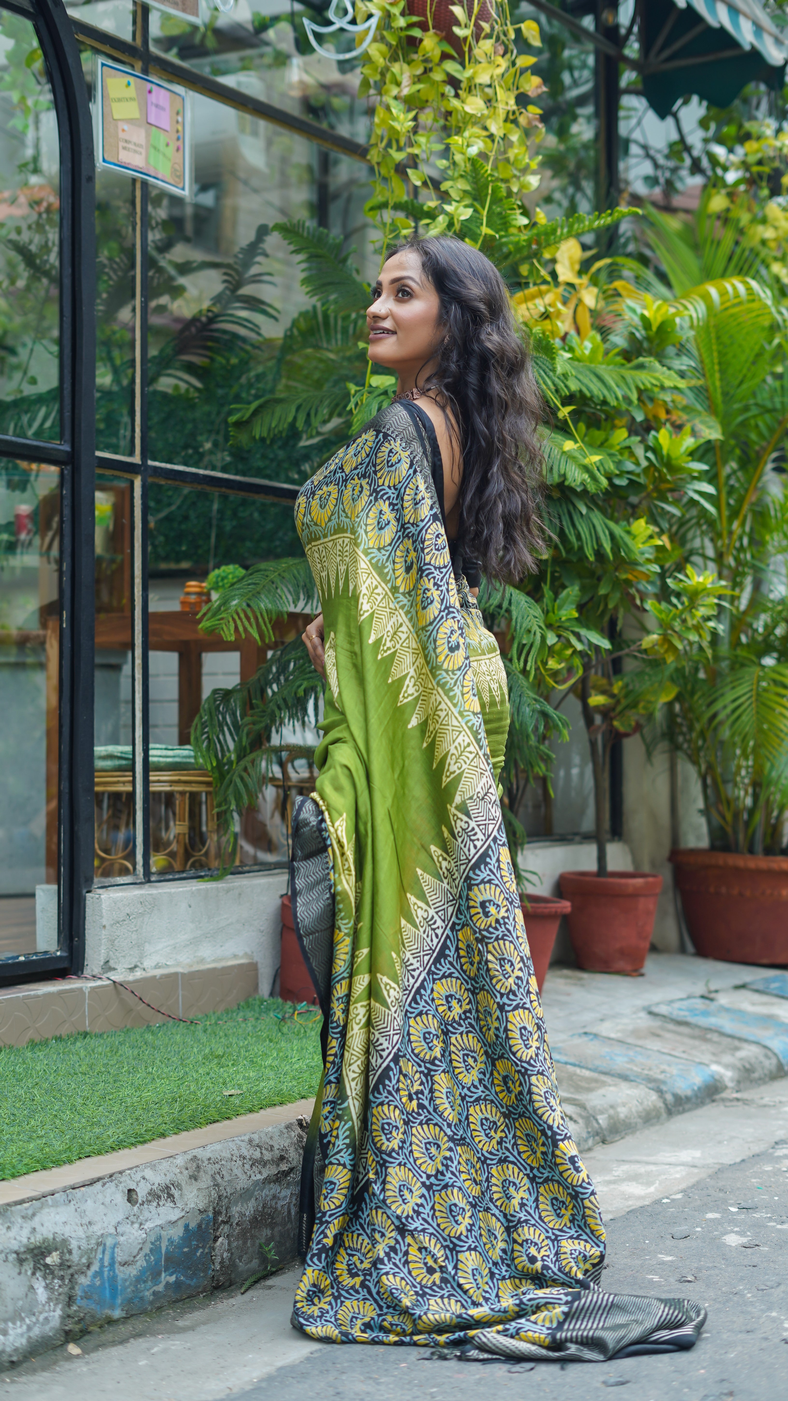 Rangi Green & Black pure dola silk saree