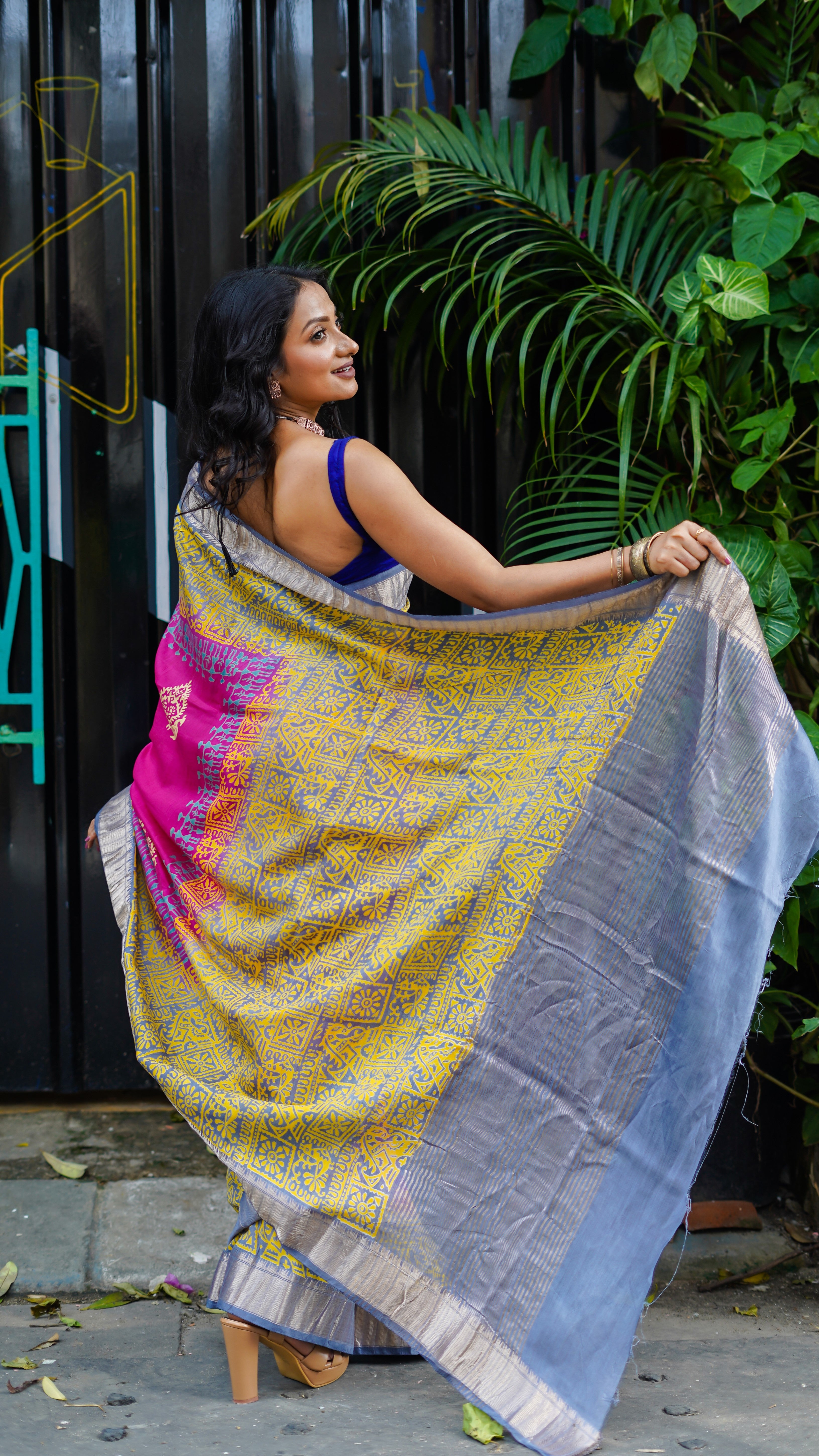 Rangoli Rani & grey pure dola silk saree