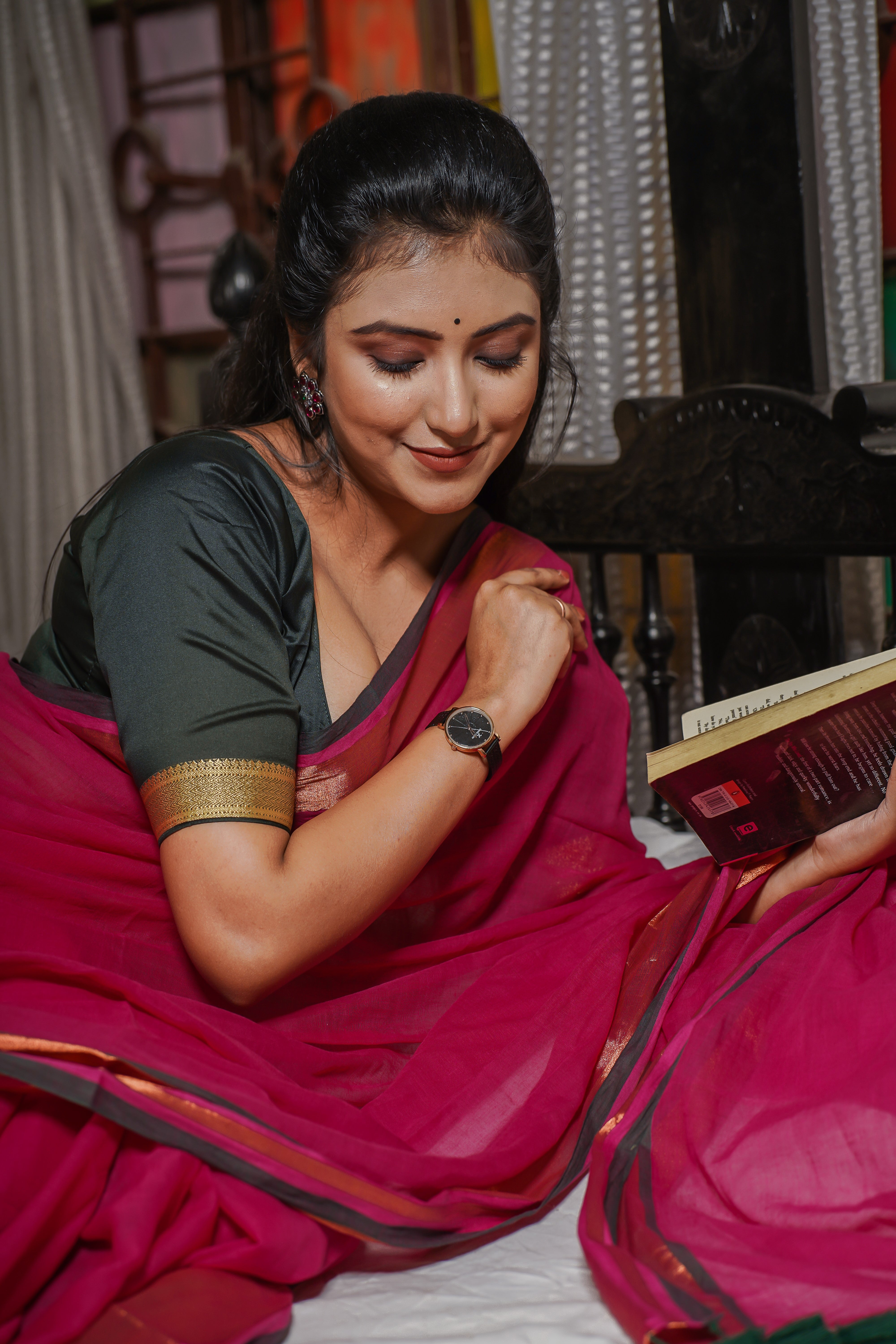 Rani Mul Cotton Saree With Golden Border