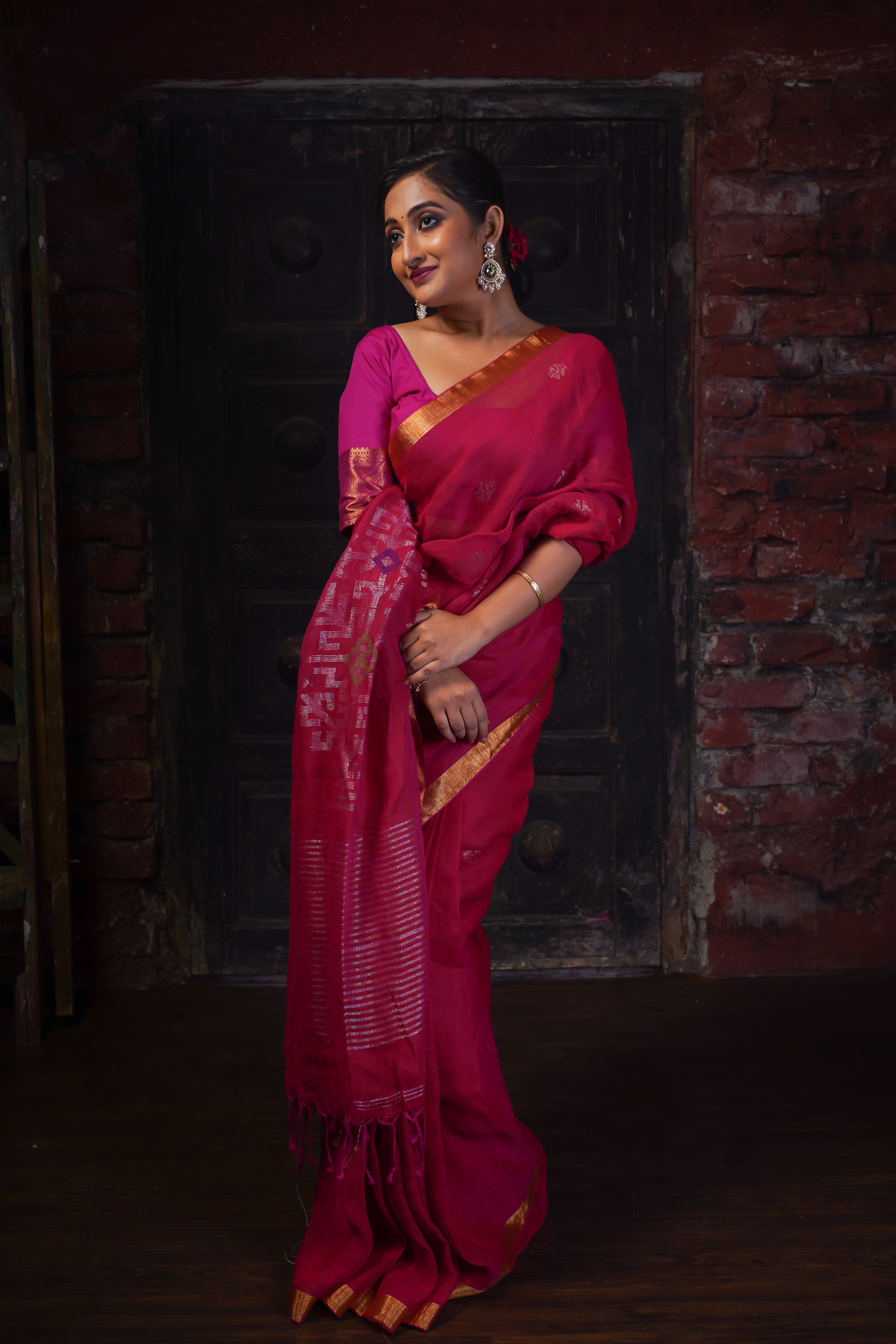 Rani sawstik linen hand woven jamdani saree