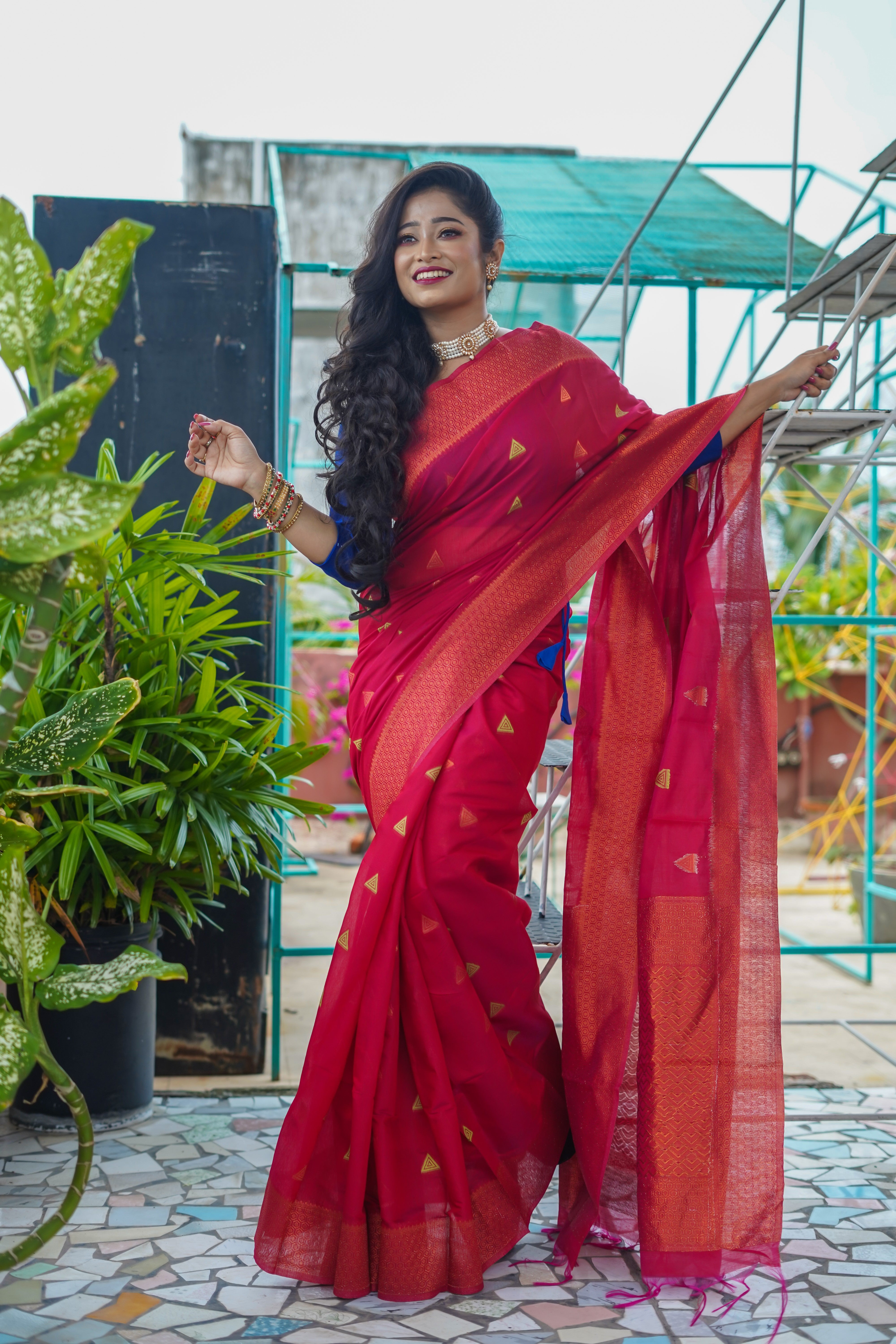 Red Maheswari Silk Weaving Saree