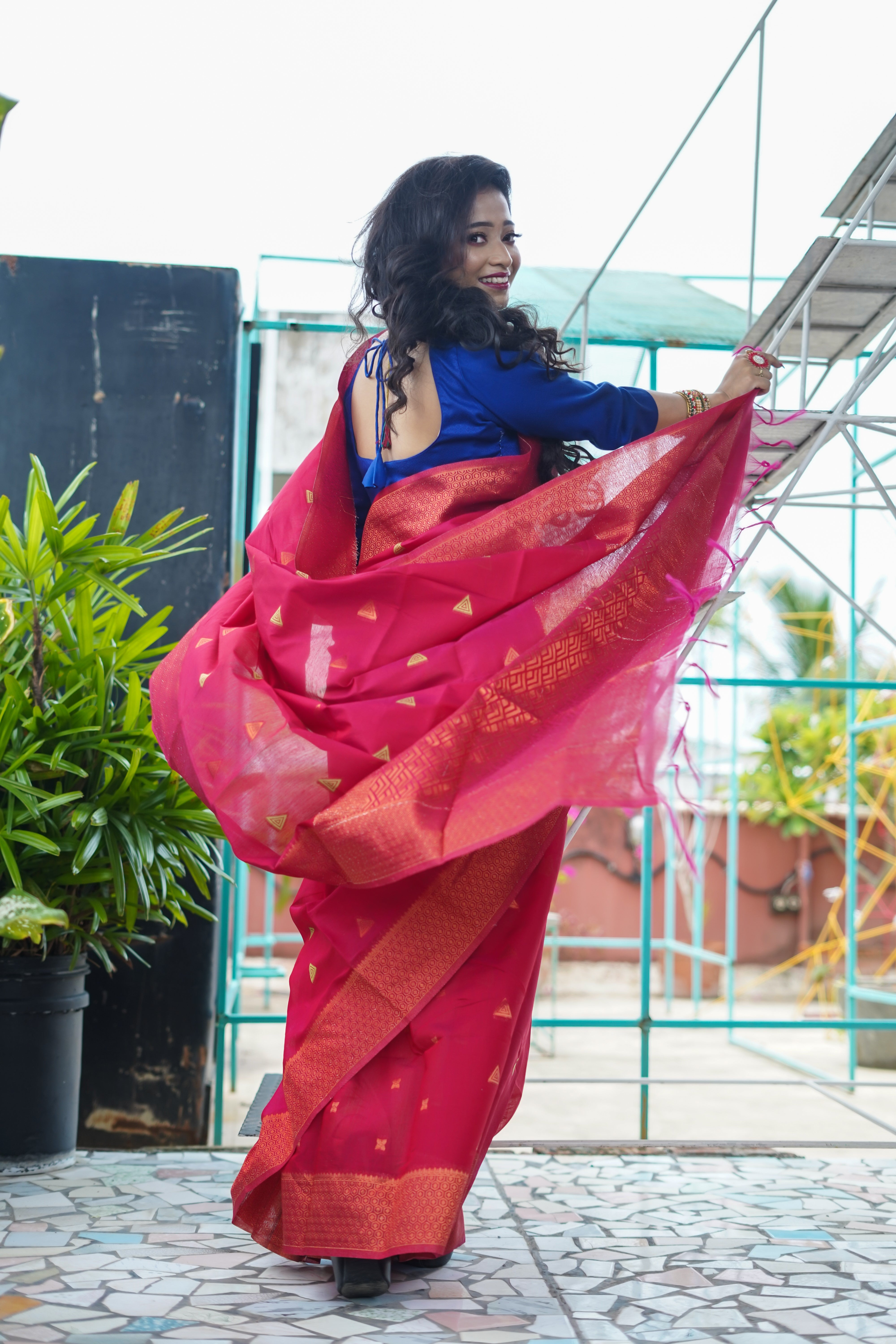 Red Maheswari Silk Weaving Saree