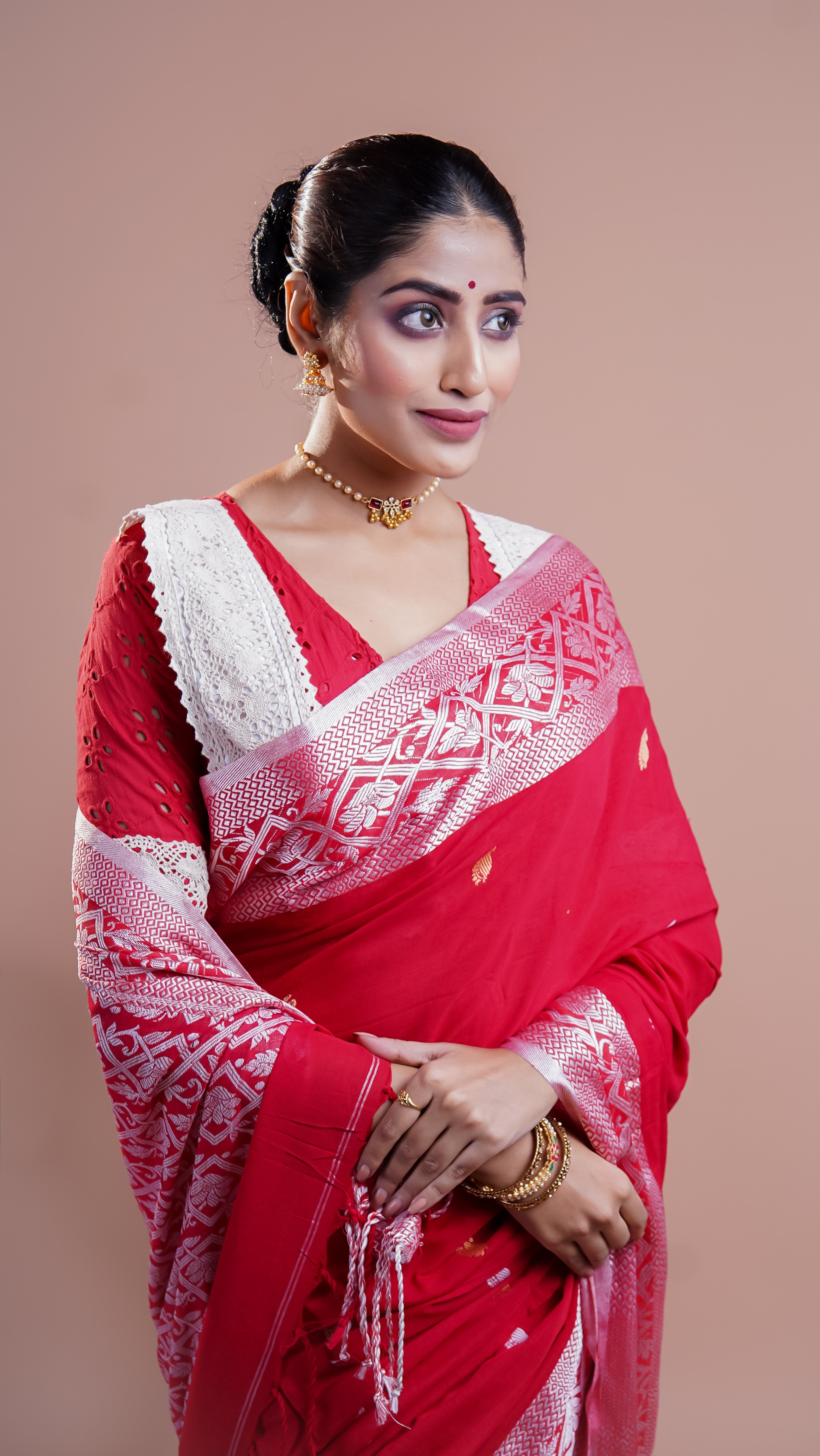 Red & white pure Mashrise Cotton handwoven saree