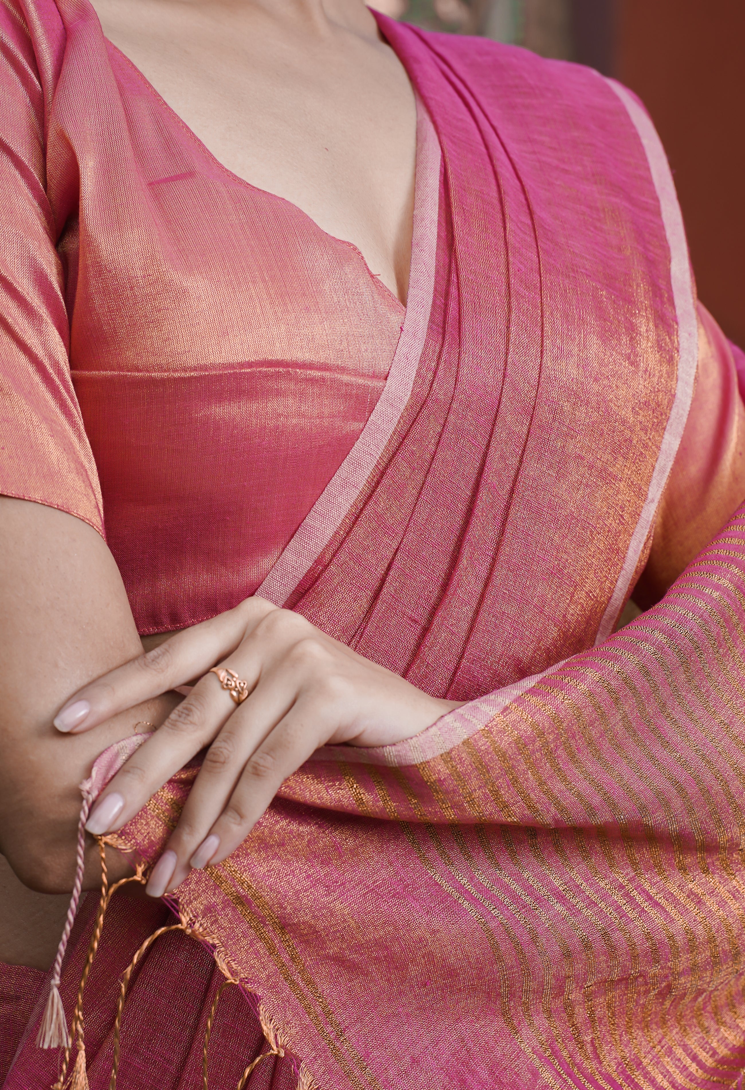 Dual Tone Tissue Linen Saree- Roseberry