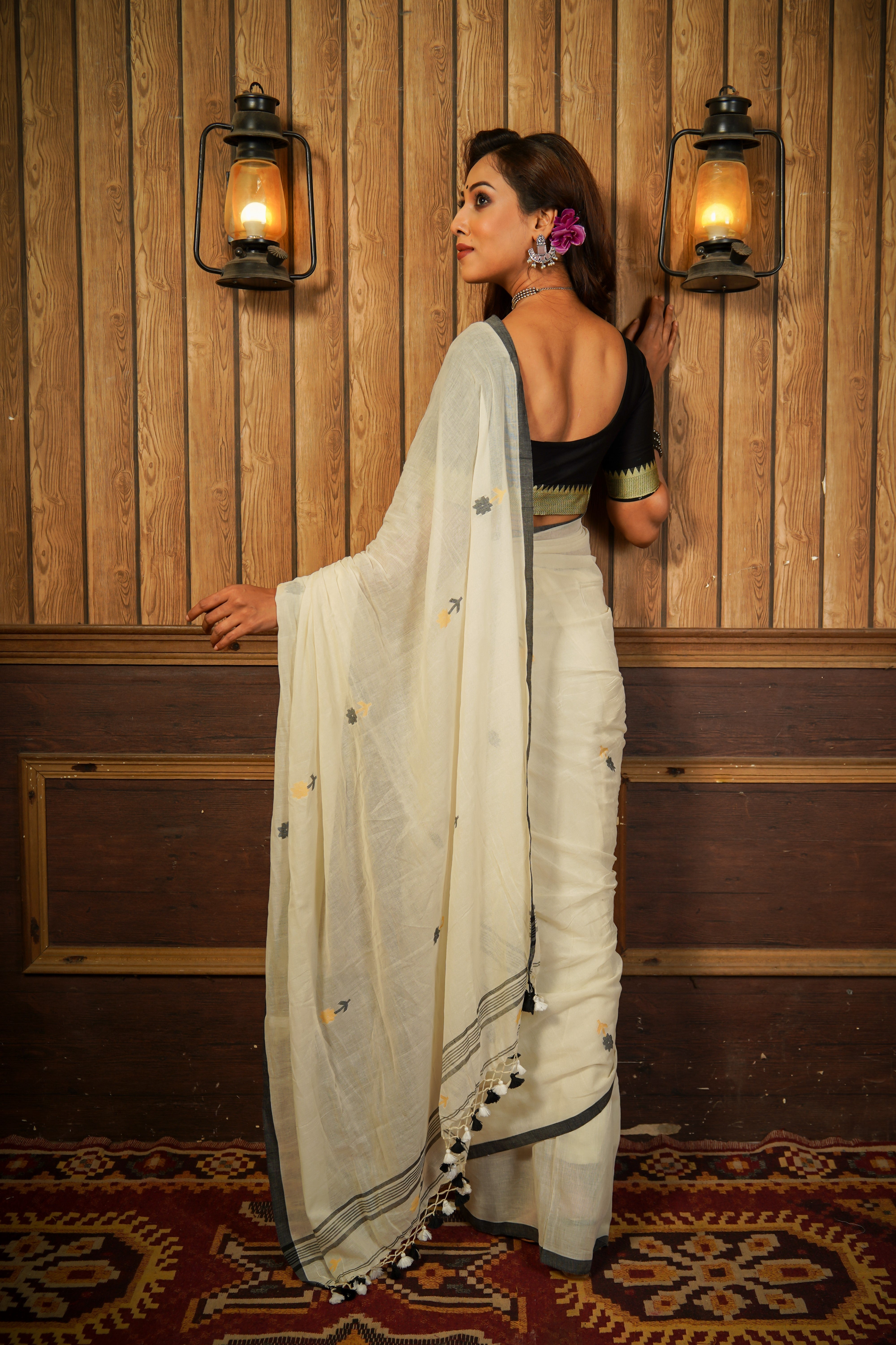 White Premium Mulmul Cotton Hand Weaving Saree