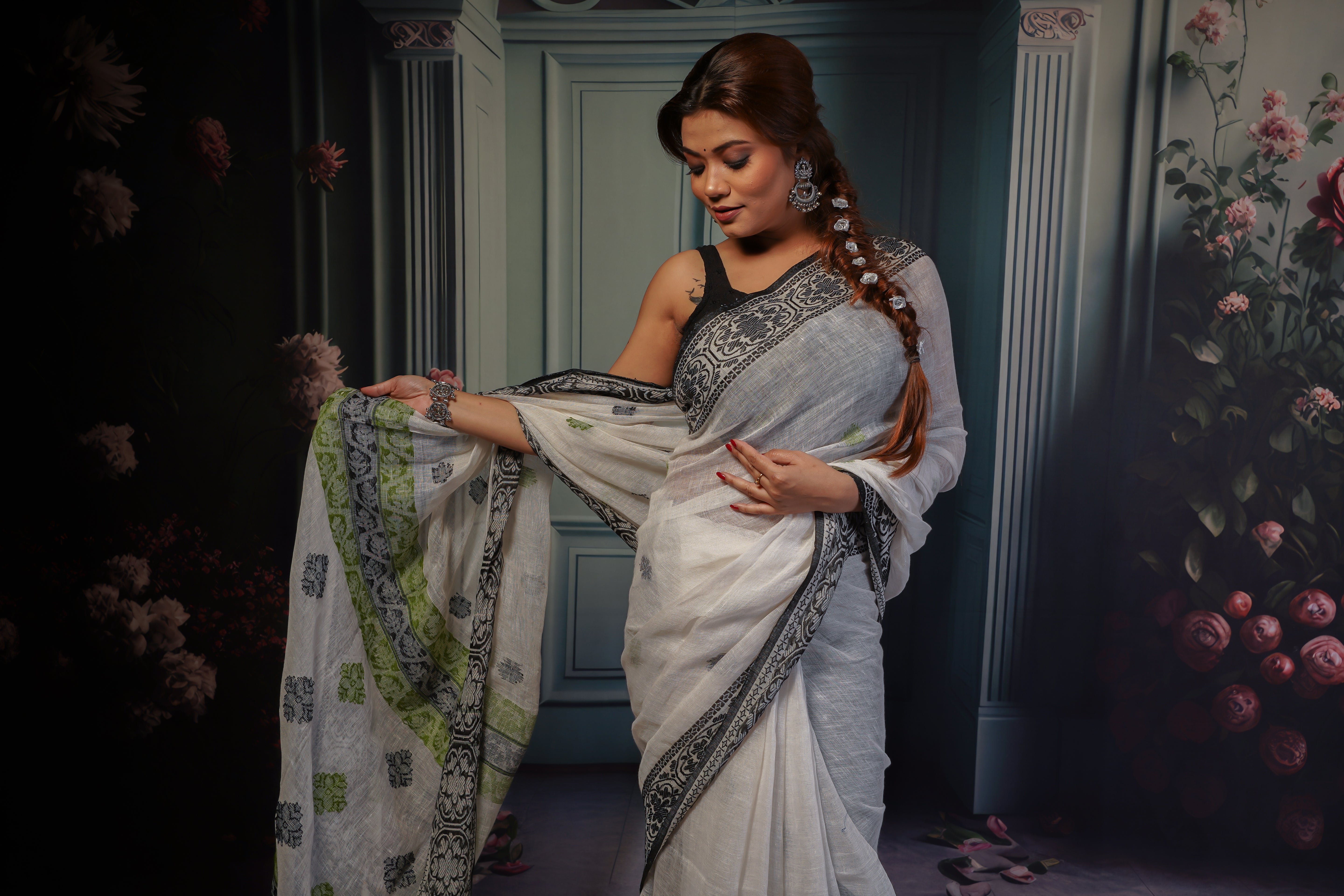 White & Black linen hand woven jamdani saree