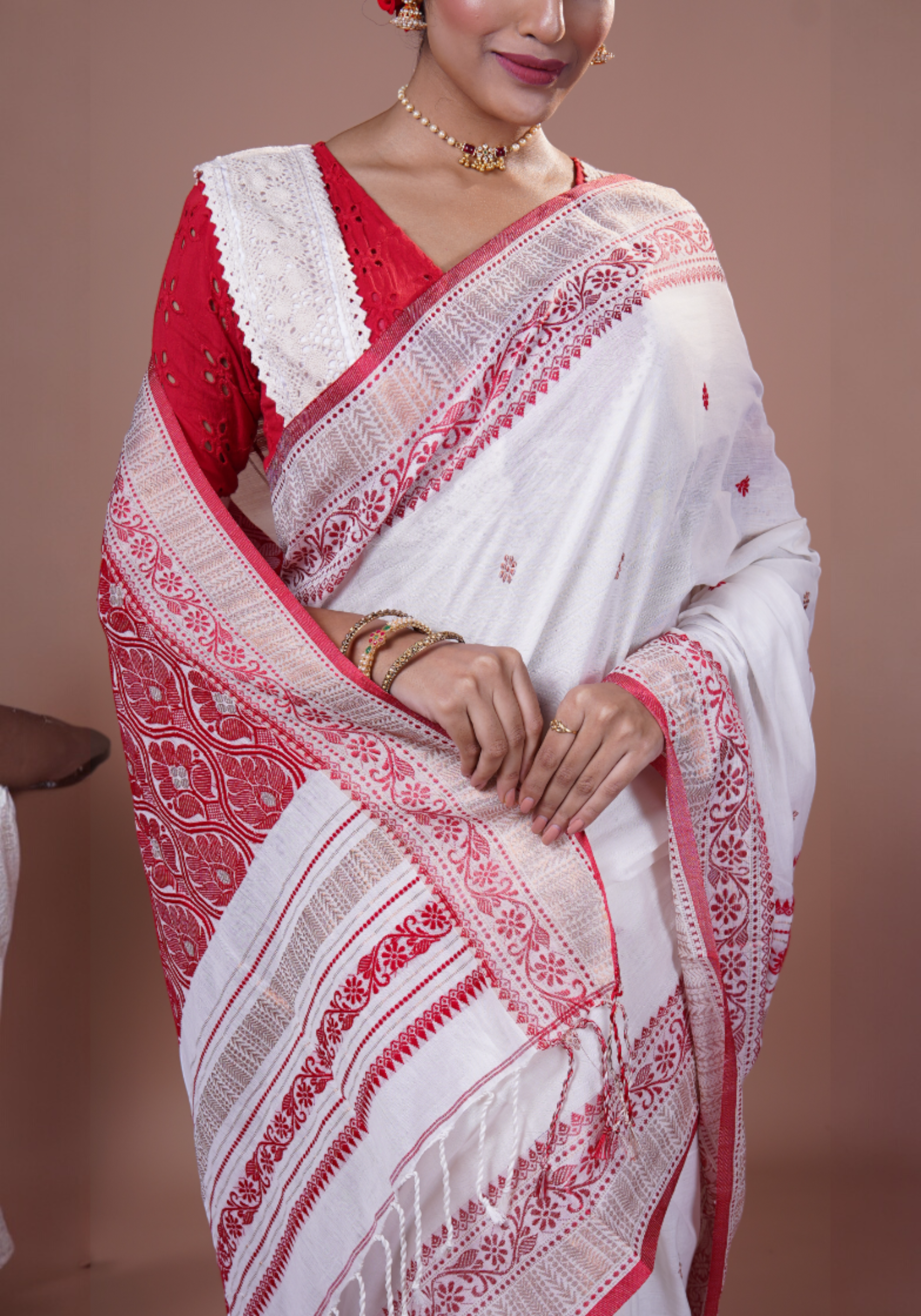 Pure Mashrise Cotton handwoven saree White & Red