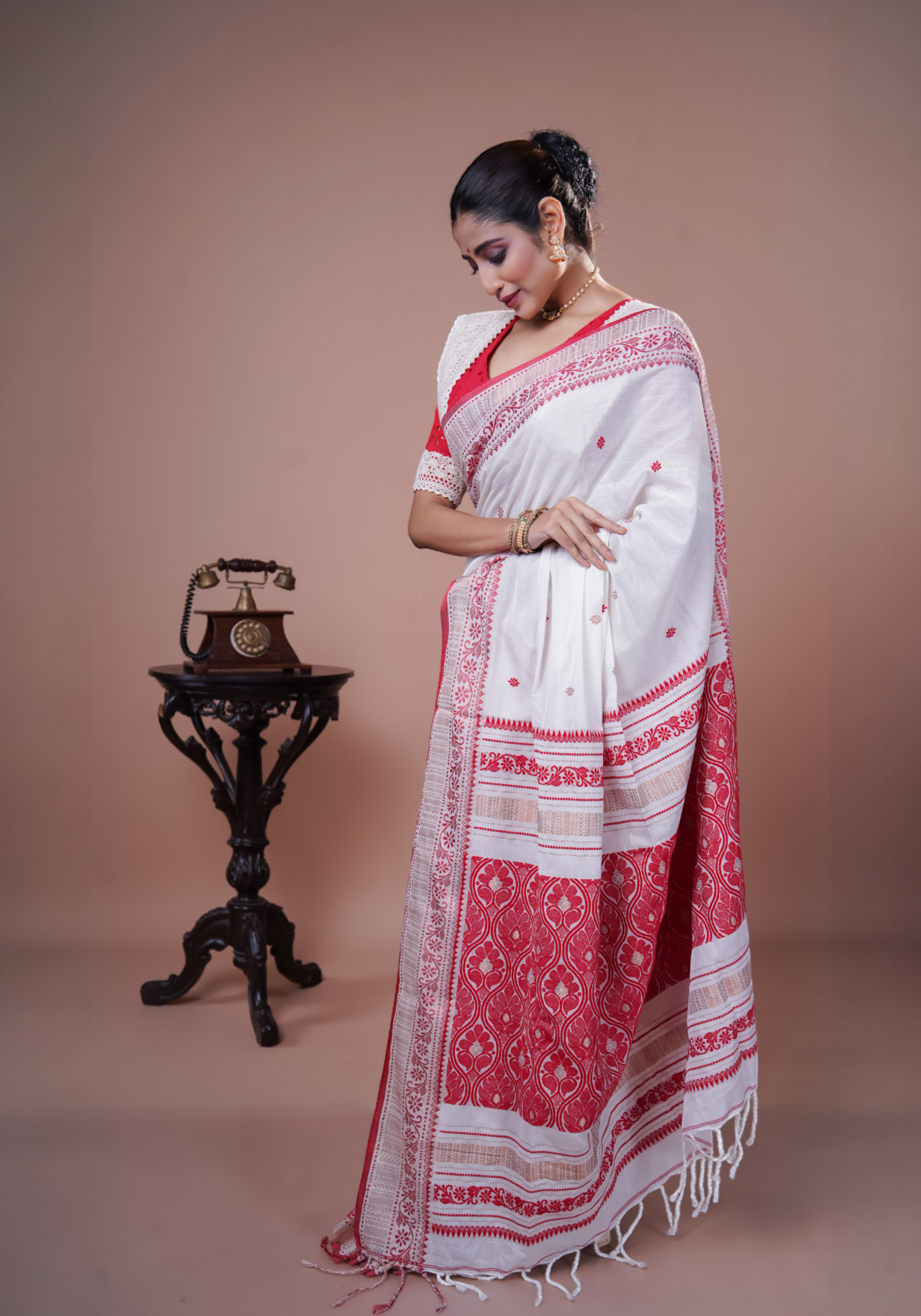 Pure Mashrise Cotton handwoven saree White & Red