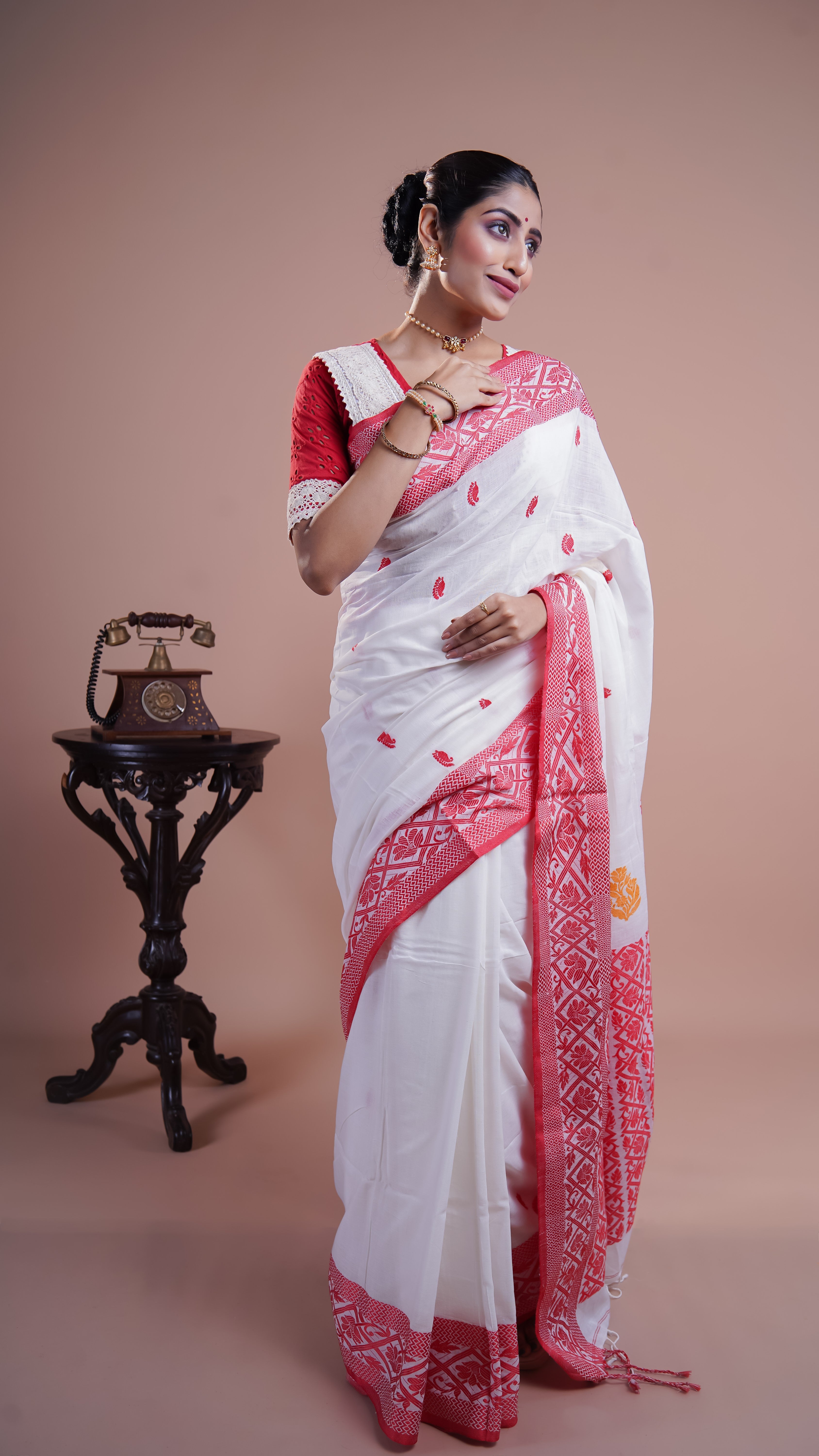 Pure Mashrise Cotton handwoven saree White & Red