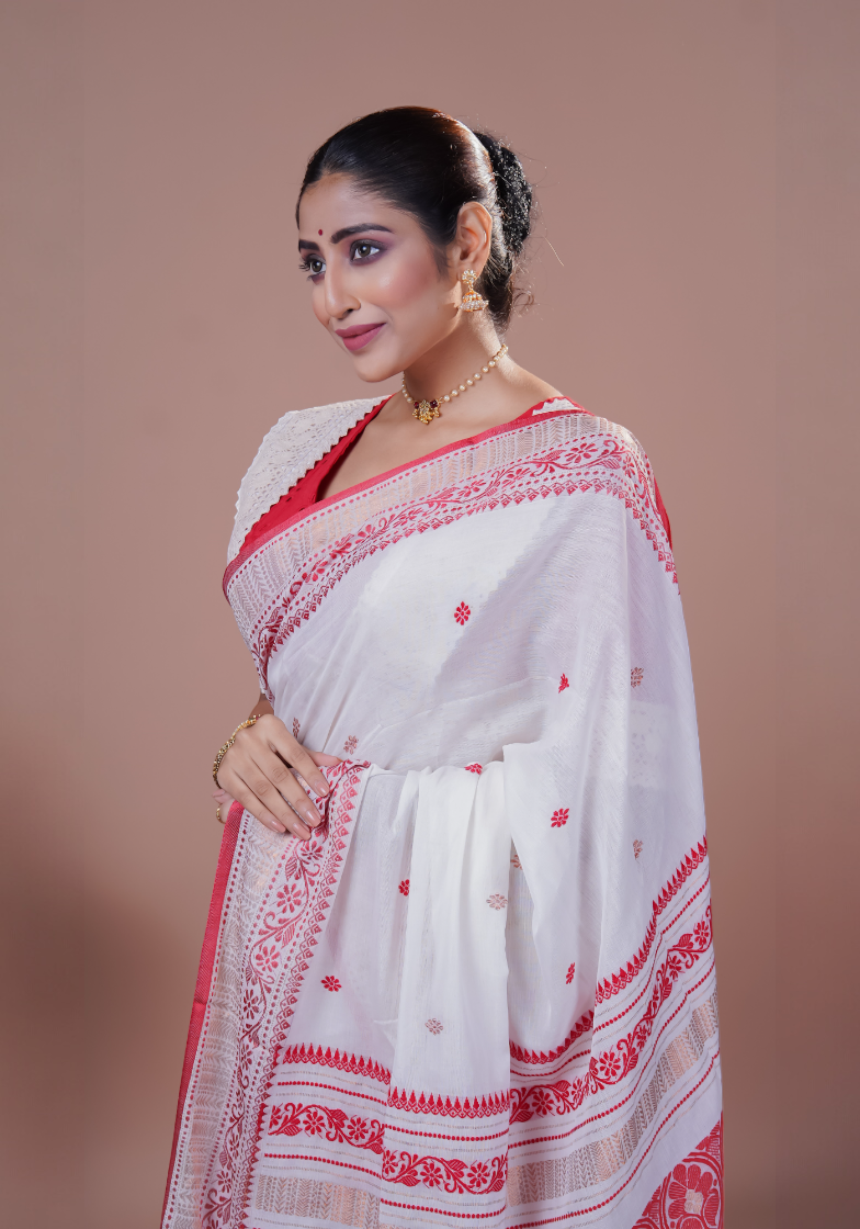 Pure Mashrise Cotton handwoven saree White & Red