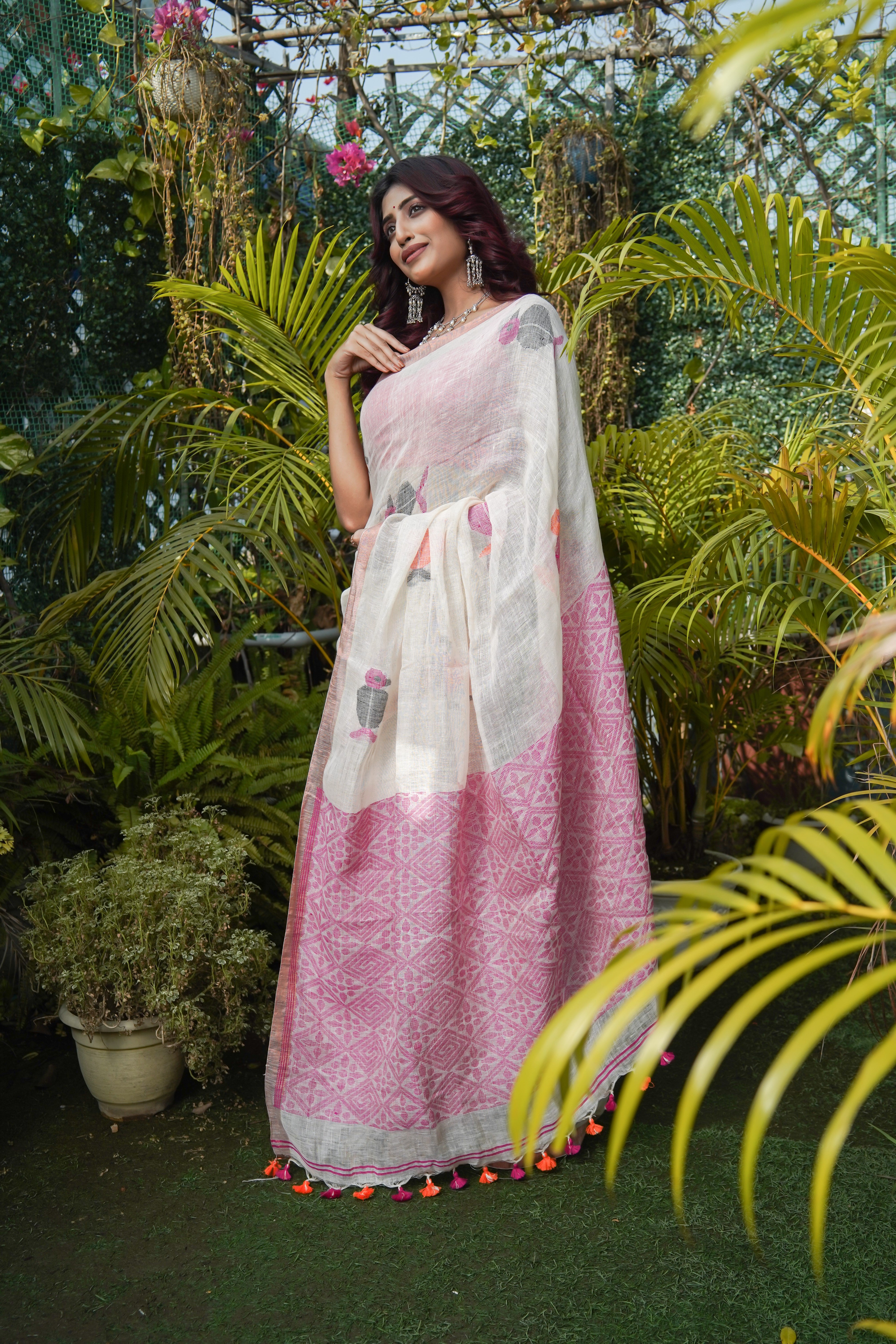 Handwoven White Linen Jamdani Saree with Penguin Animal Print