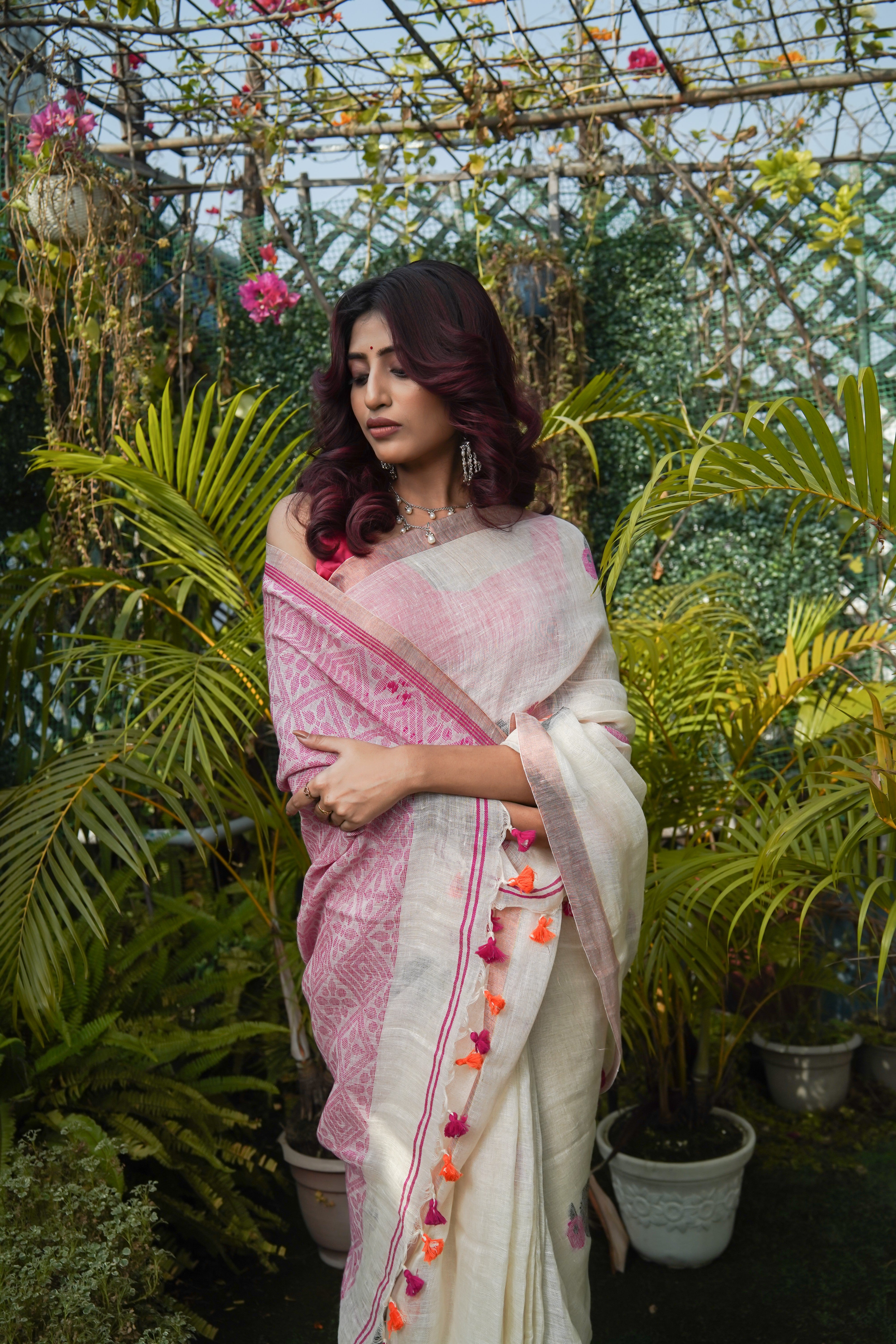 Handwoven White Linen Jamdani Saree with Penguin Animal Print