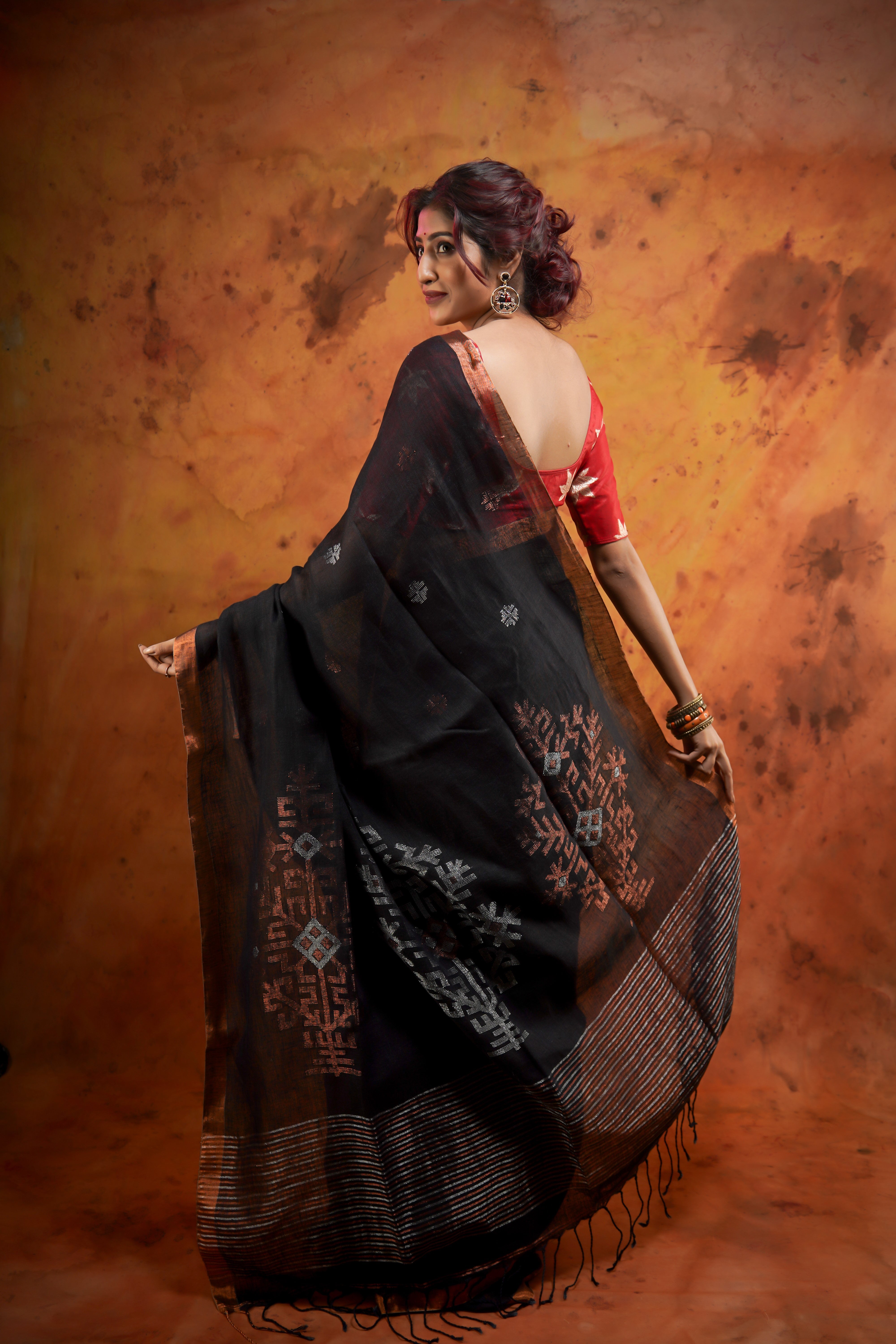 Black Swastik Linen Handwoven Jamdani Saree